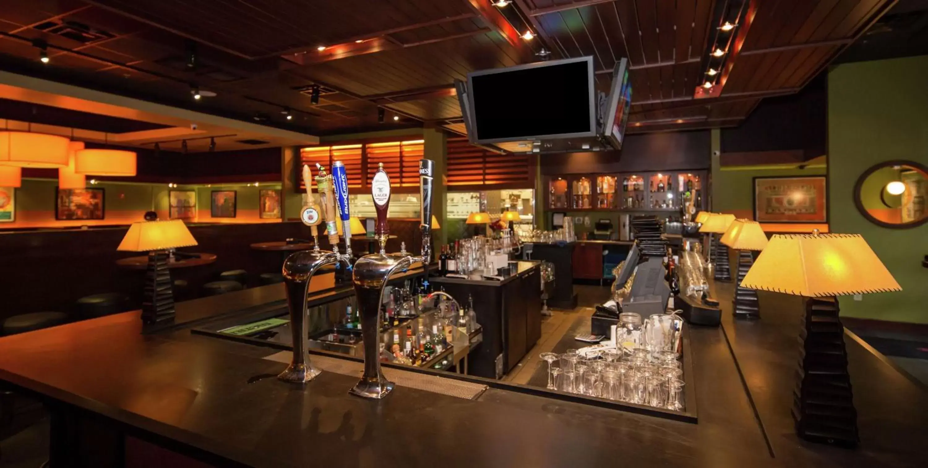 Lounge or bar, Restaurant/Places to Eat in DoubleTree by Hilton Columbus