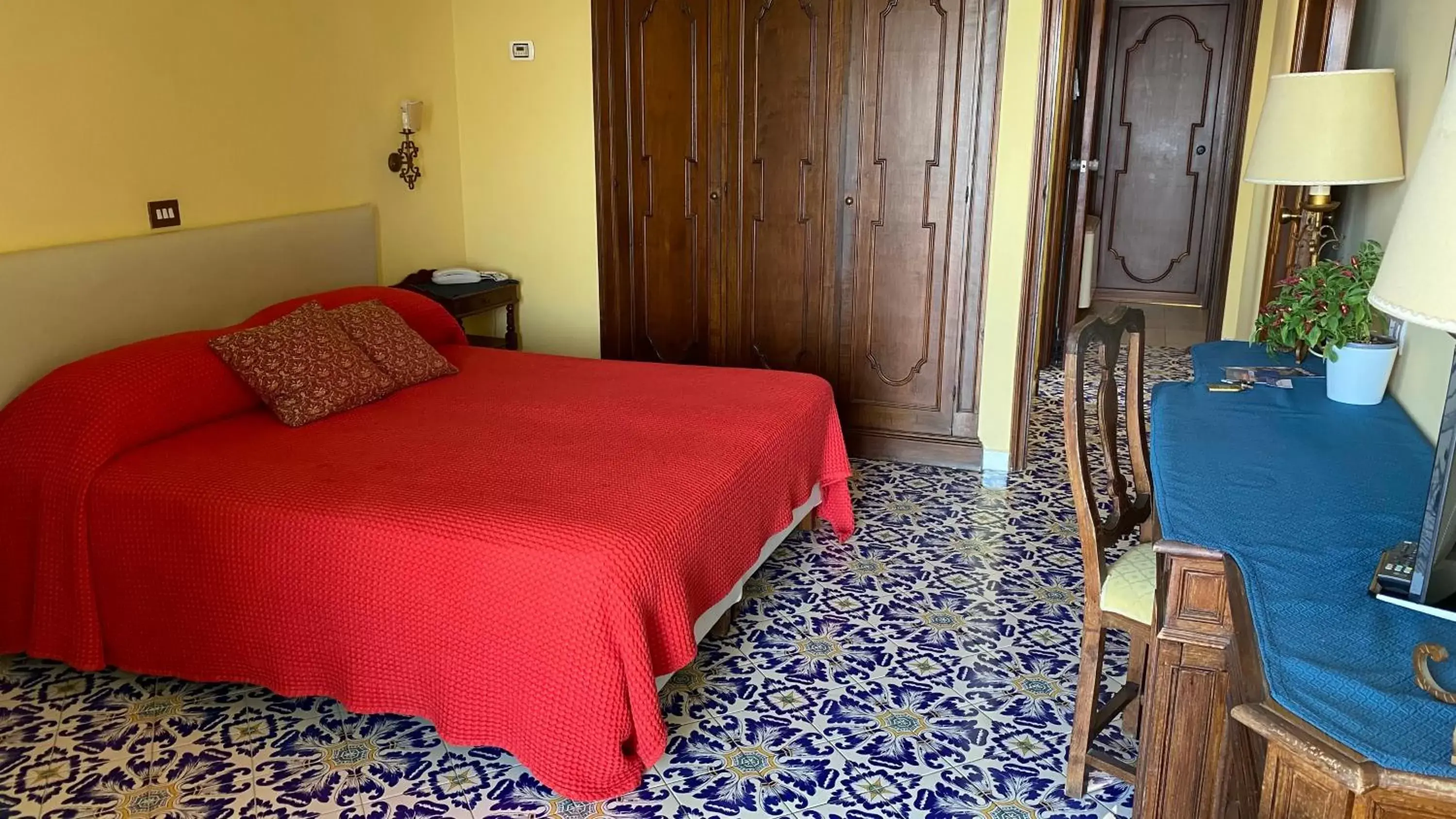 Bedroom, Bed in Grand Hotel Hermitage