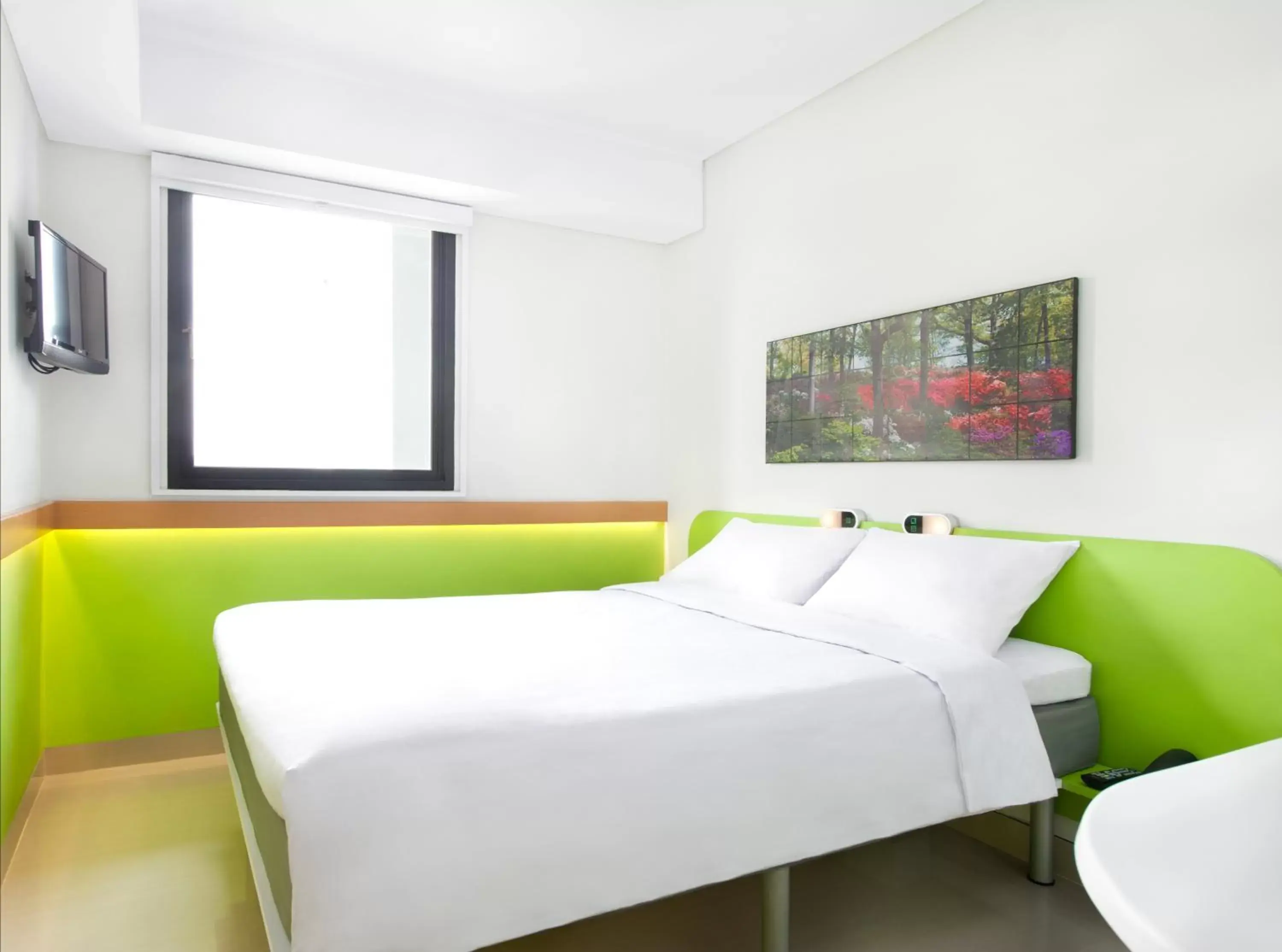 Bedroom, Bed in Ibis Budget Jakarta Daan Mogot