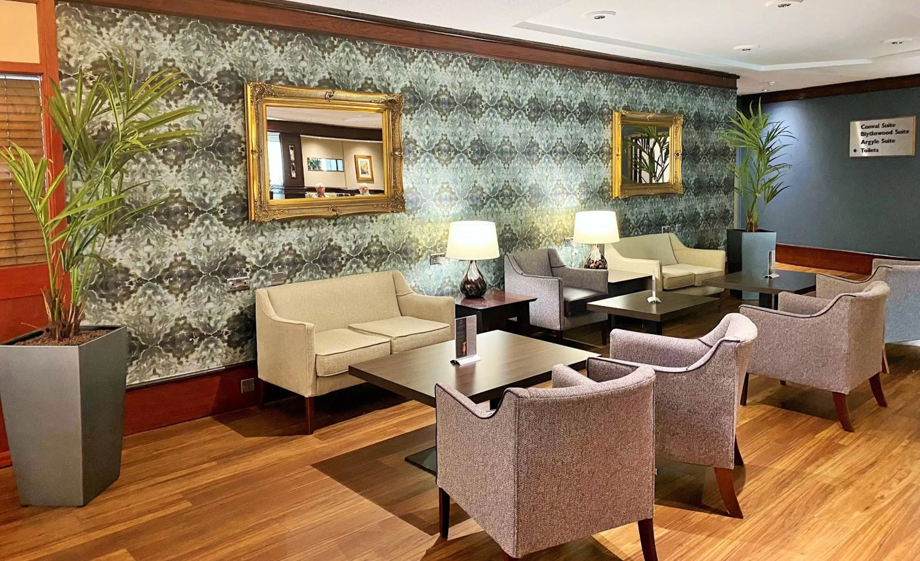 Lounge or bar in Normandy Hotel (Near Glasgow Airport)