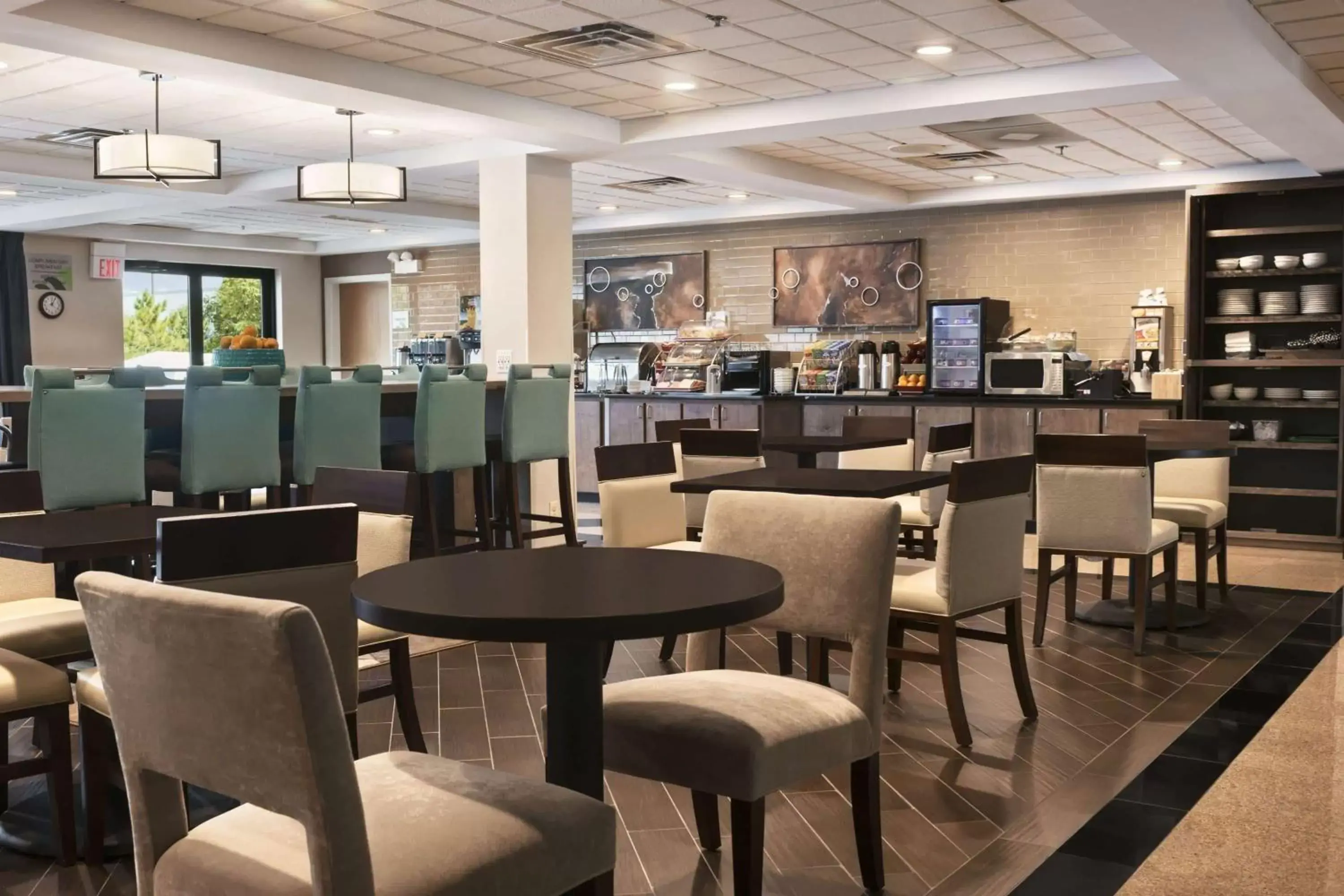 Restaurant/Places to Eat in Wingate by Wyndham Schaumburg