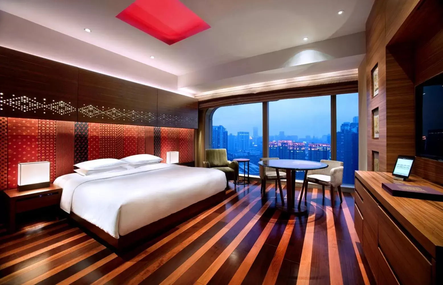 King Room with View in Andaz Xintiandi Shanghai-Free Minibar & Lounge Happy Hour