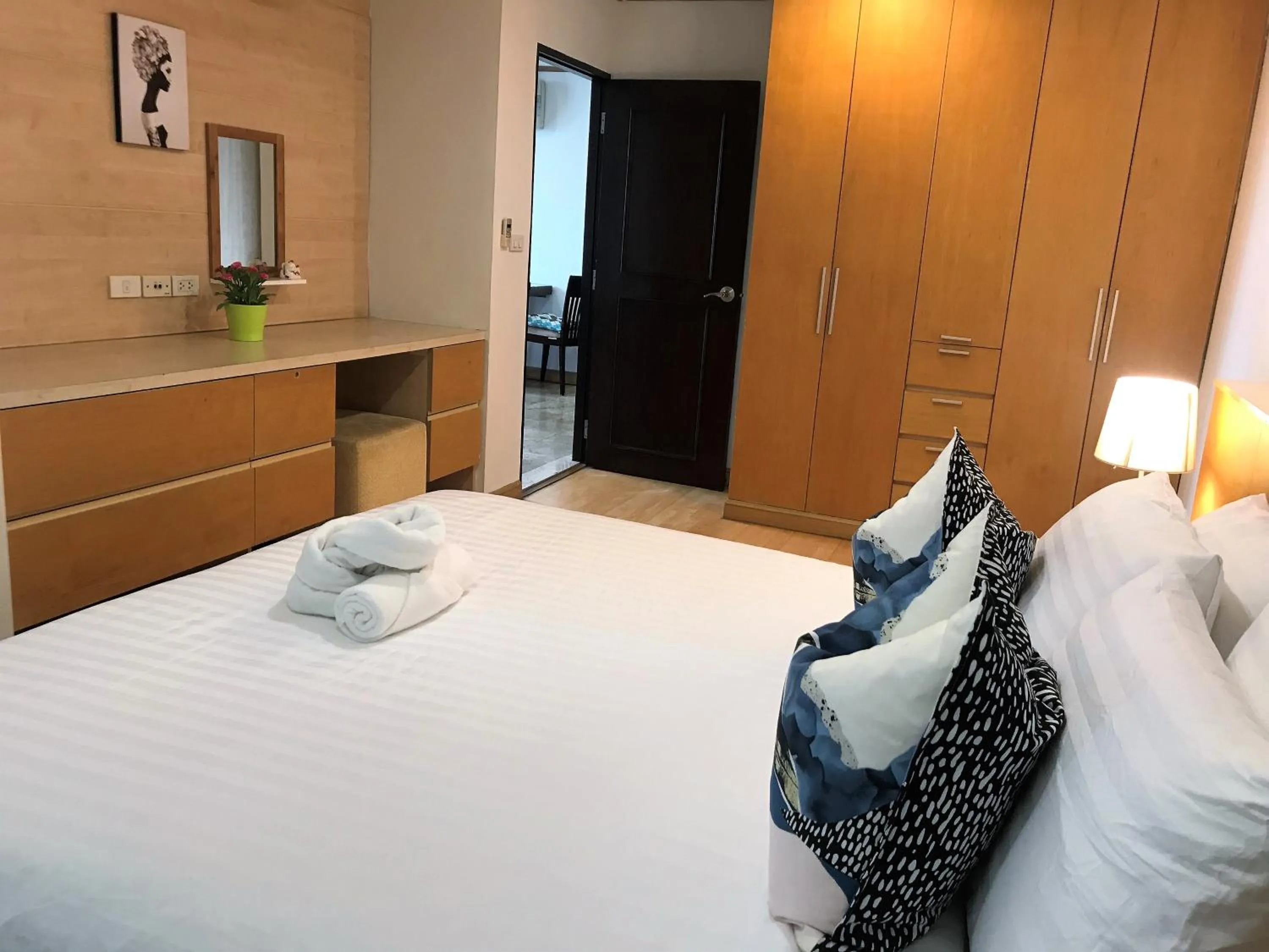 Bedroom, Bed in Twin Peaks Sukhumvit Suites