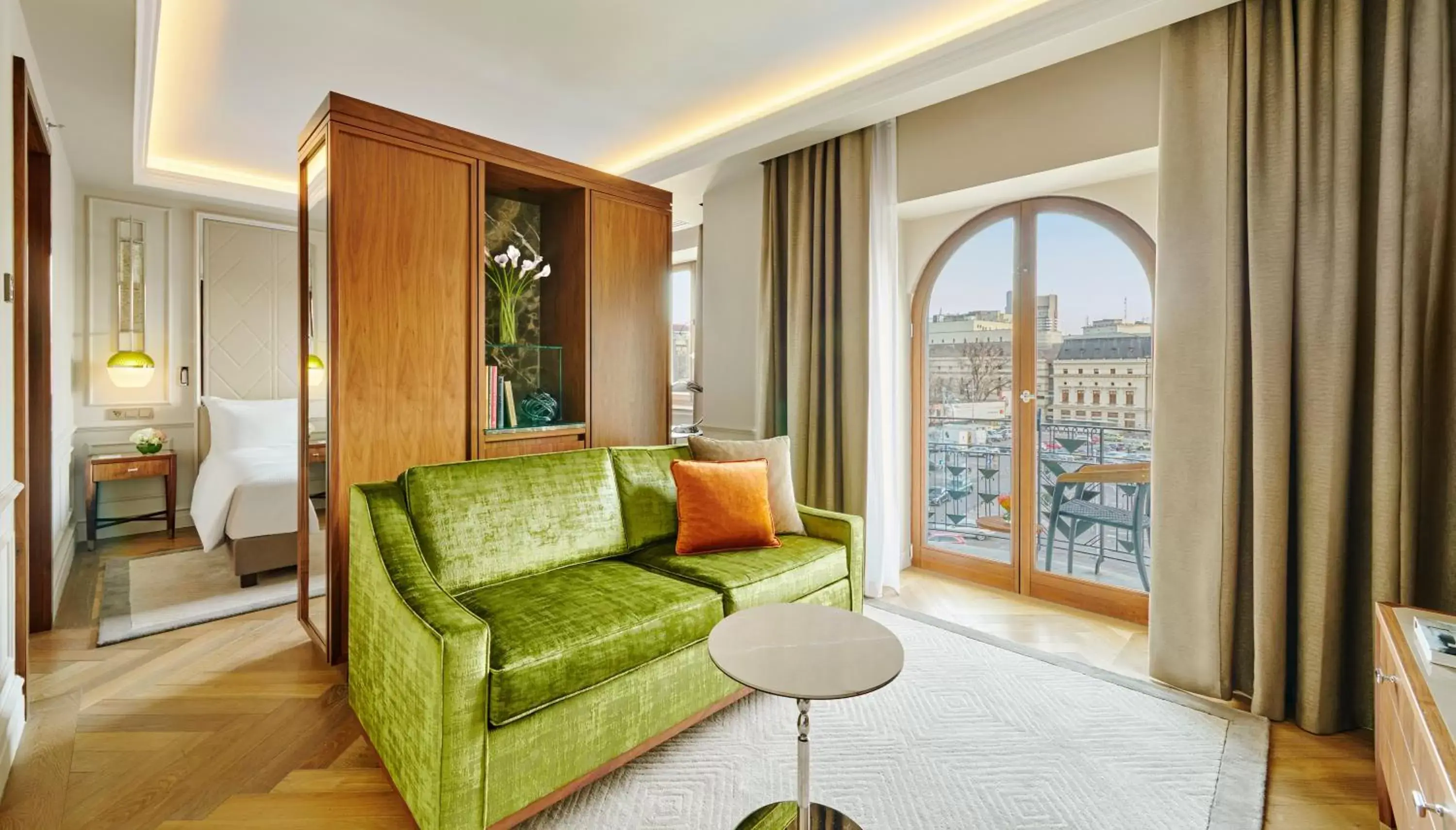Living room, Seating Area in InterContinental Athenee Palace Bucharest, an IHG Hotel