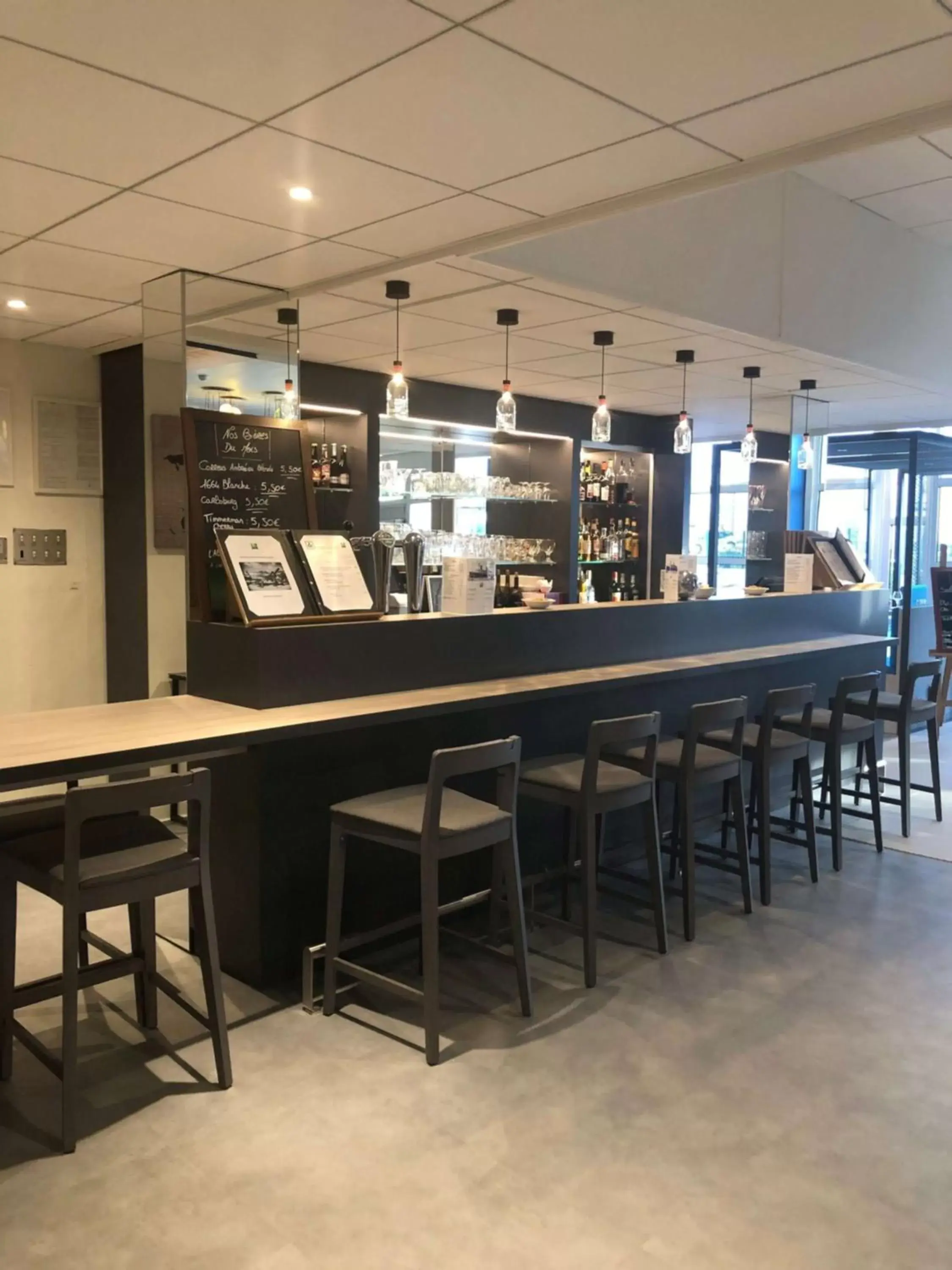 Lounge or bar, Lounge/Bar in ibis Styles Beauvais