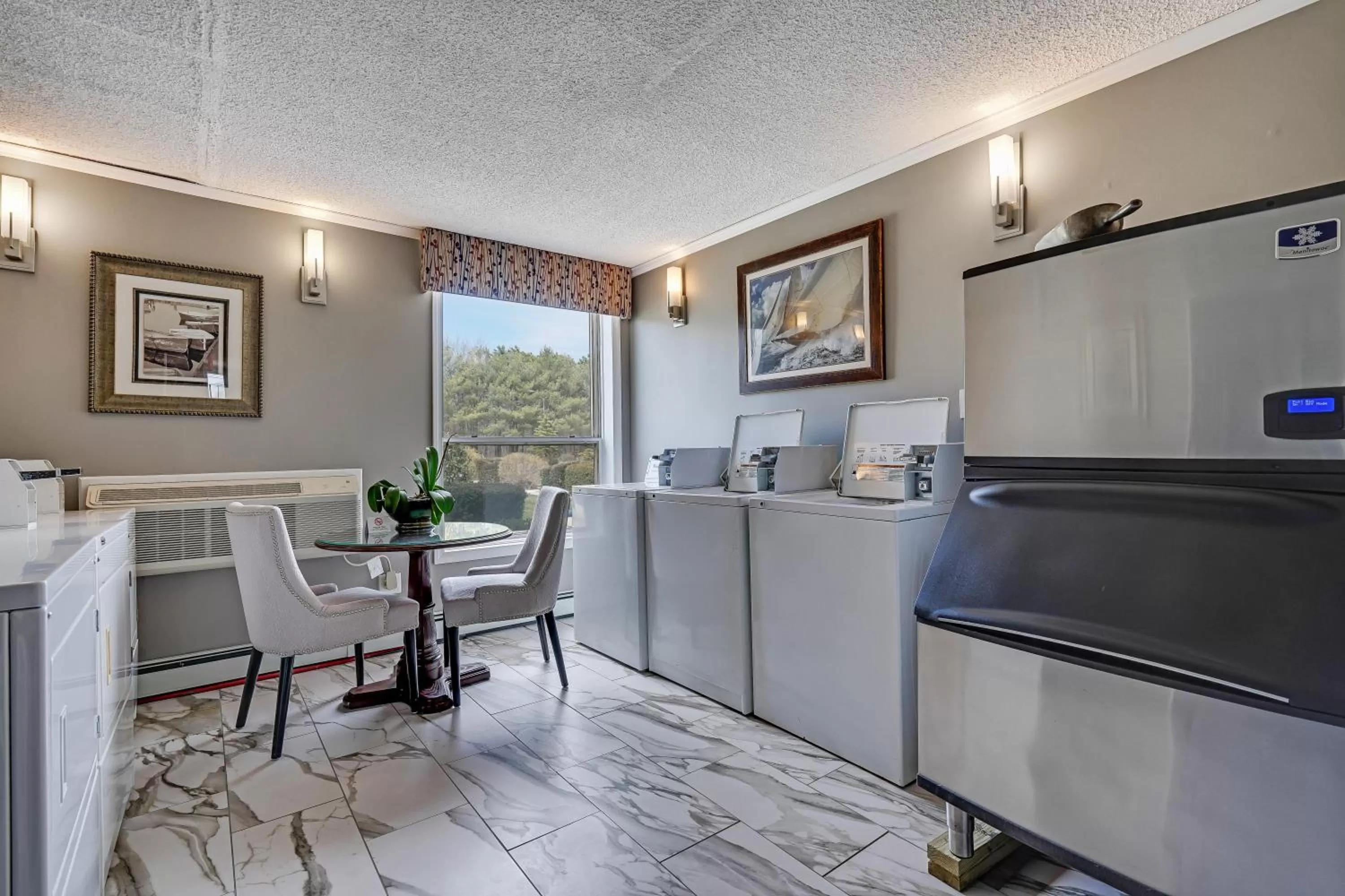 Area and facilities in Blue Creek Inn