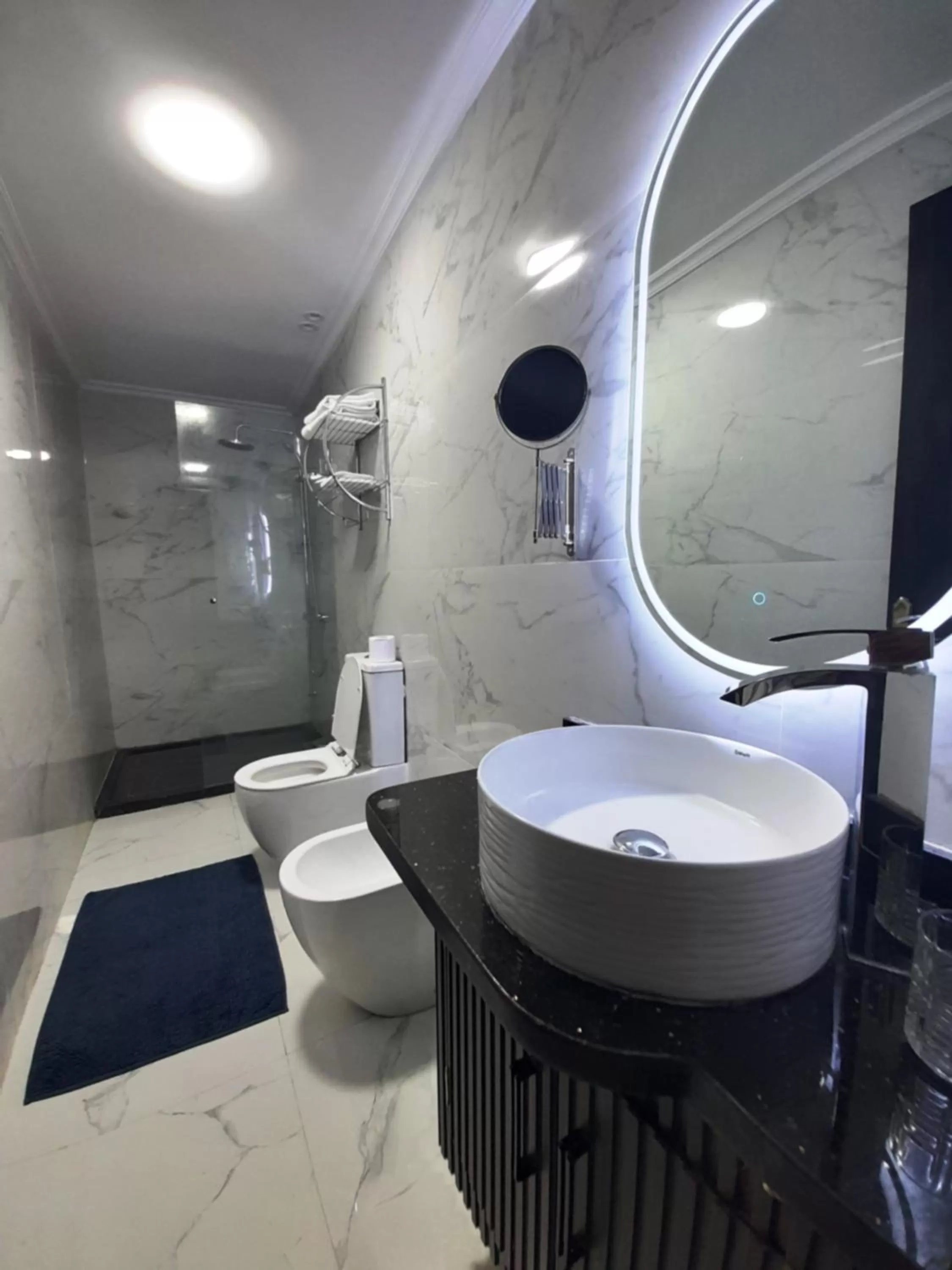 Bathroom in Balcon Bleu