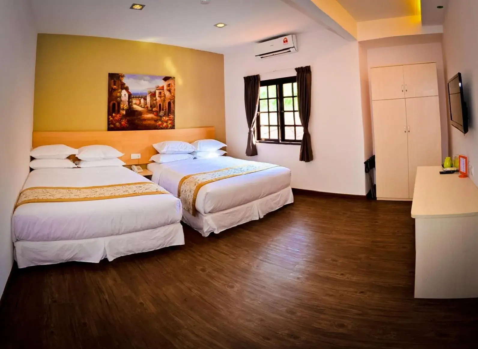 Photo of the whole room, Bed in Kertih Damansara Inn