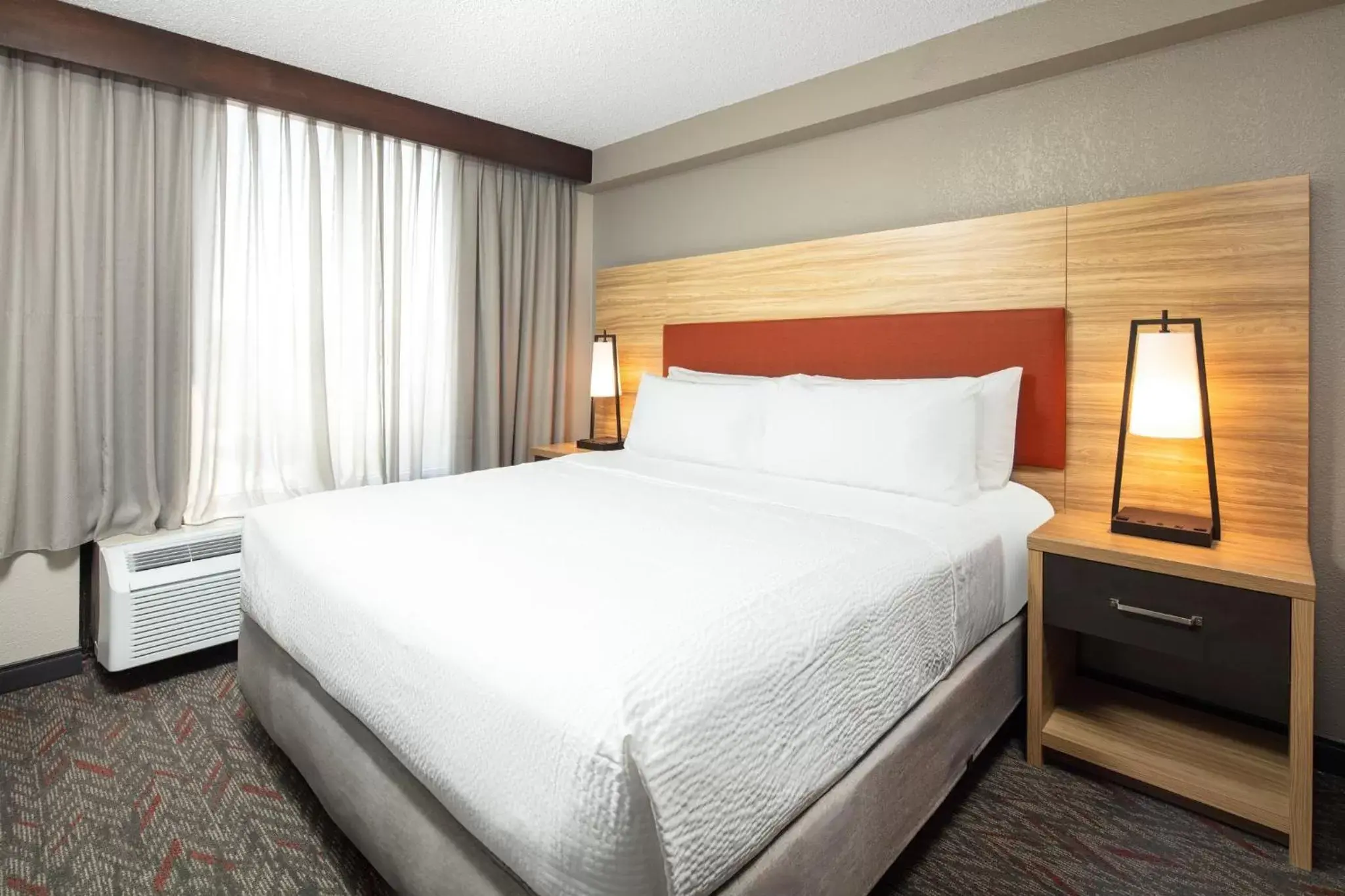 Photo of the whole room, Bed in Candlewood Suites - Cincinnati Northeast - Mason, an IHG Hotel