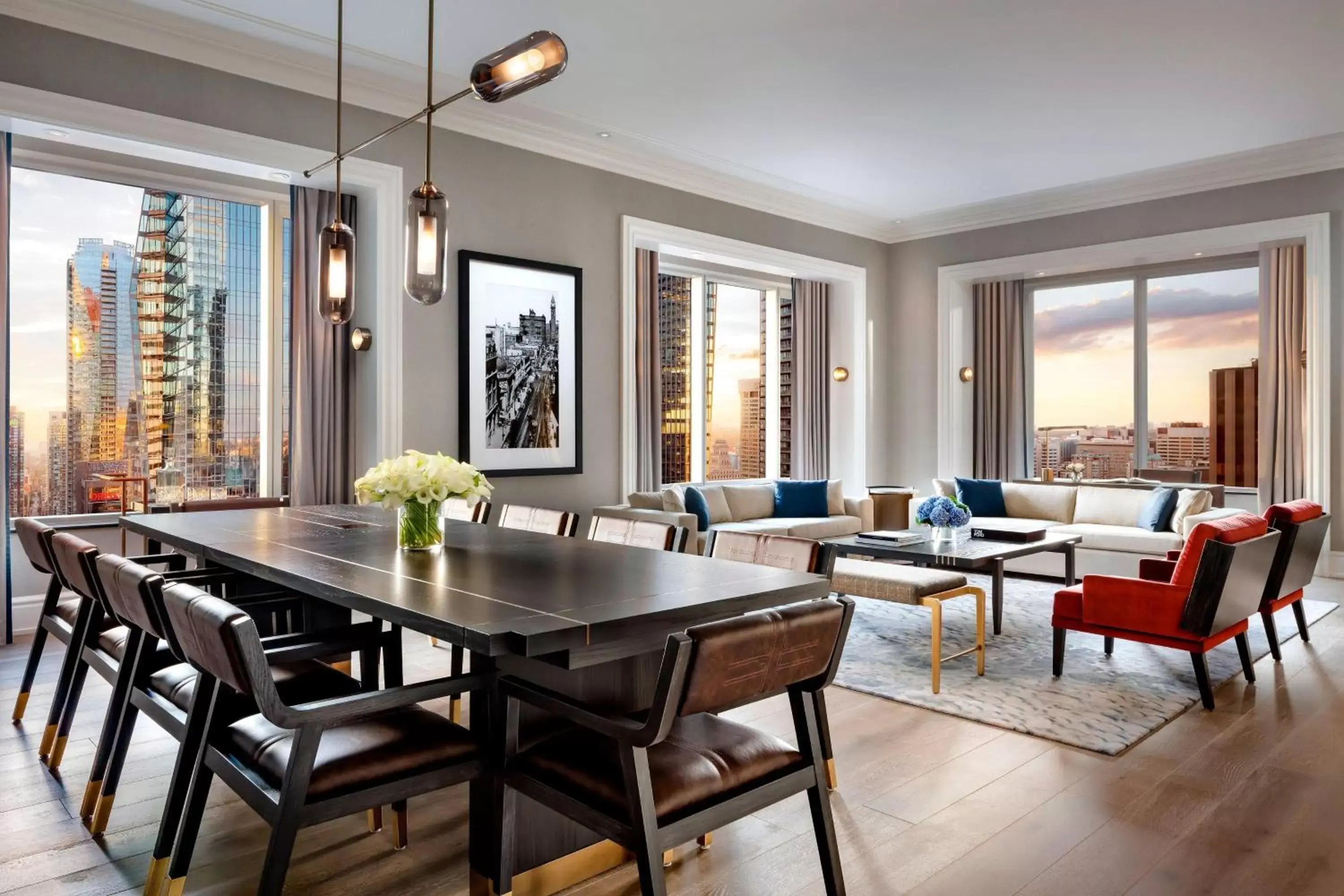 Living room, Dining Area in The St. Regis Toronto