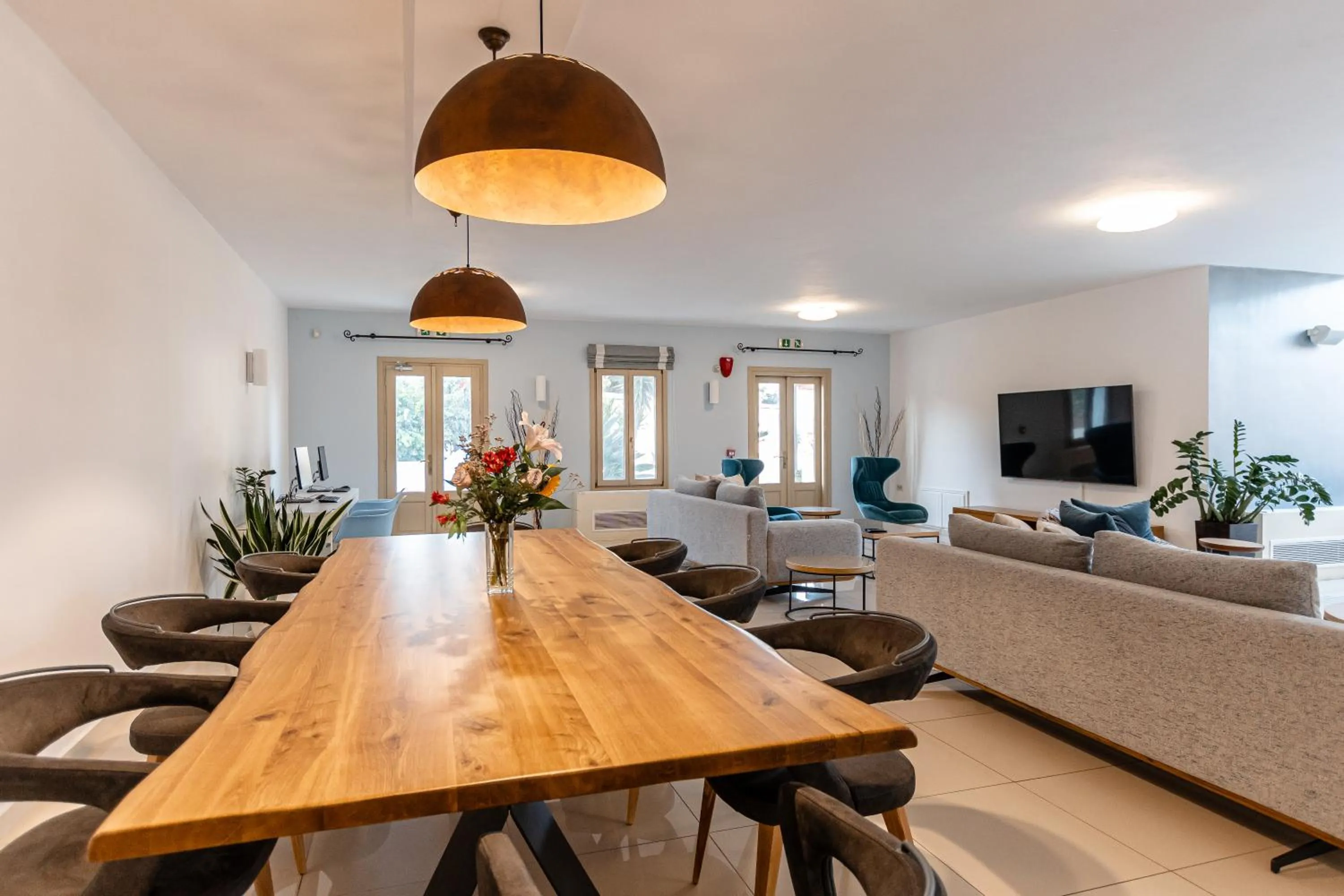 Communal lounge/ TV room in Naxos Resort Beach Hotel