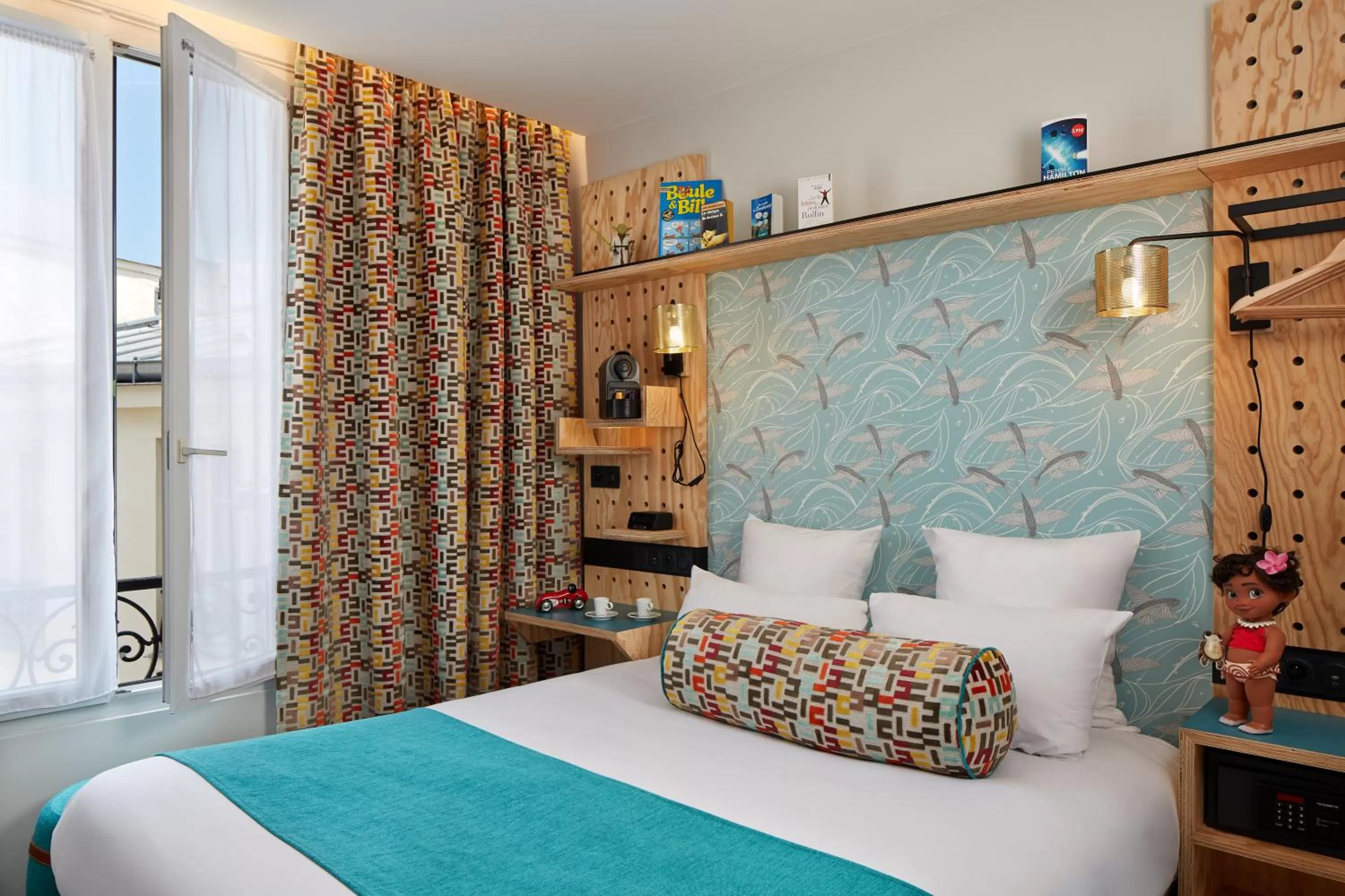 Bedroom, Bed in Hotel Locomo - Gare de Lyon Bastille