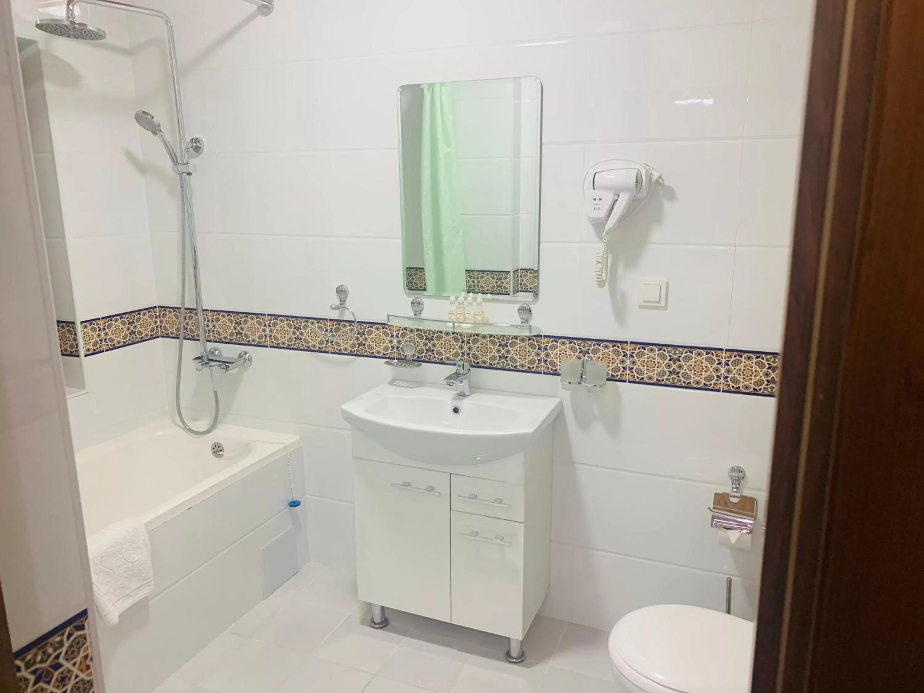 Shower, Bathroom in Hotel Fatima Boutique