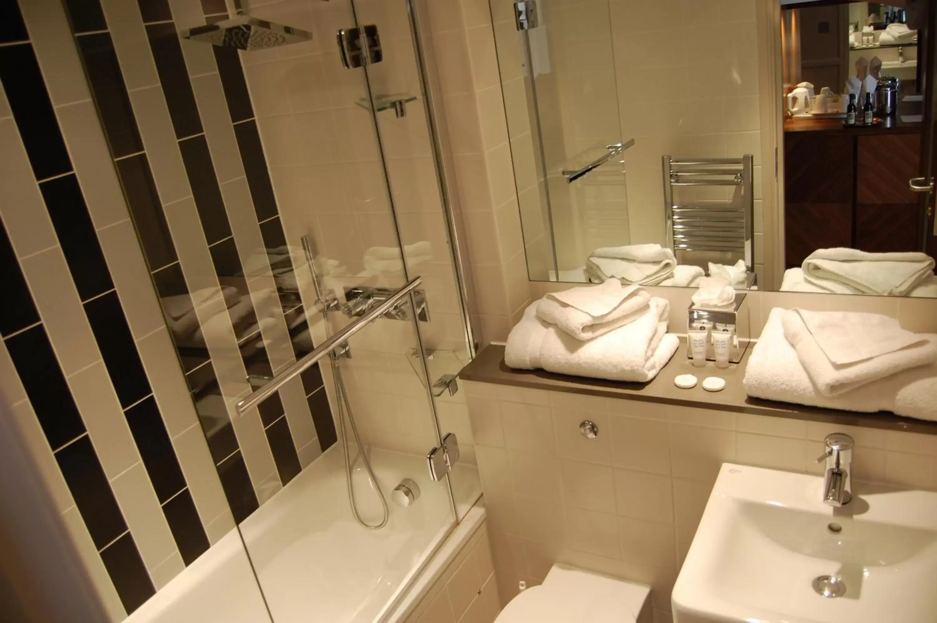 Bathroom in Best Western Mornington Hotel Hyde Park