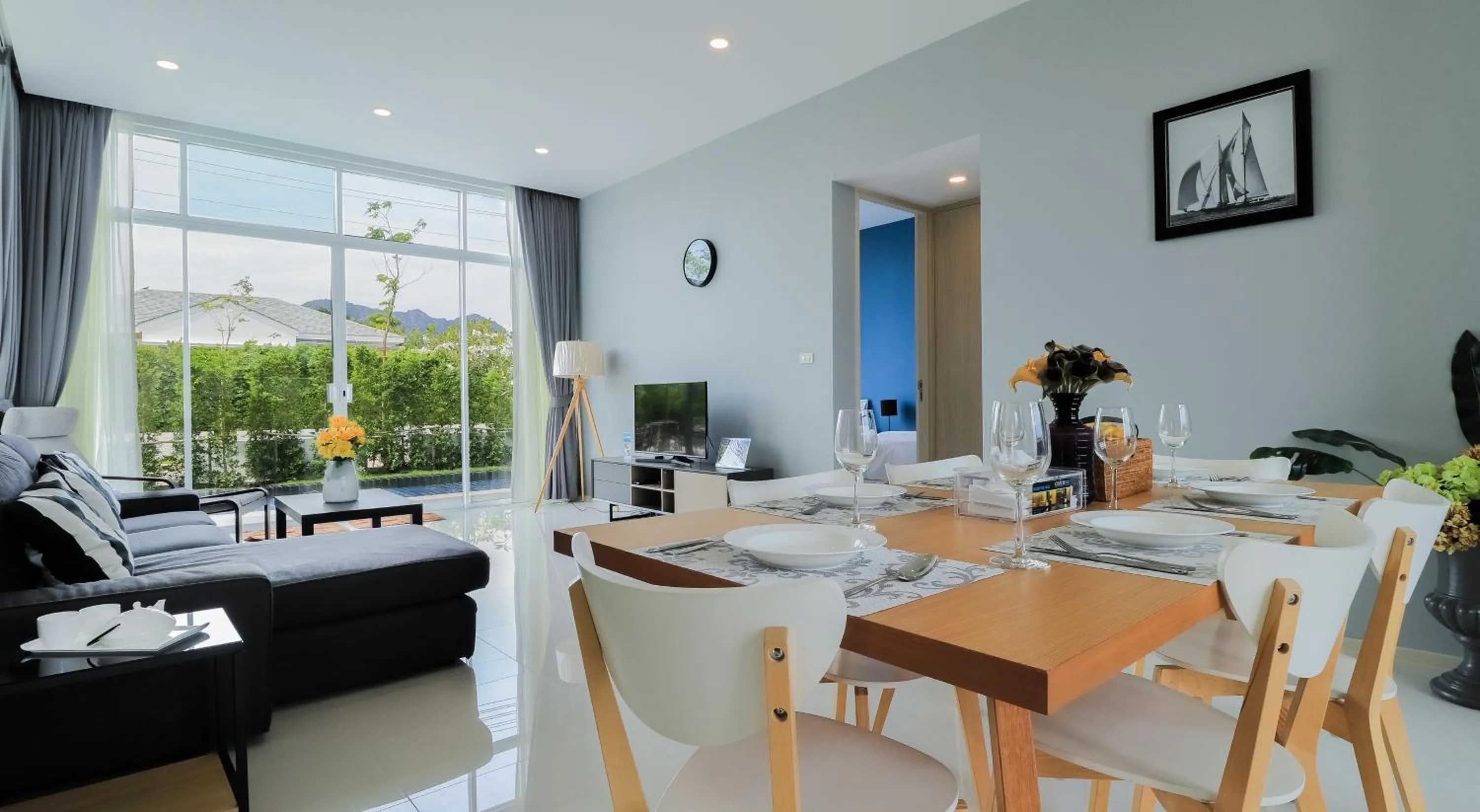 Dining area in Chaum Haus Pool Villas