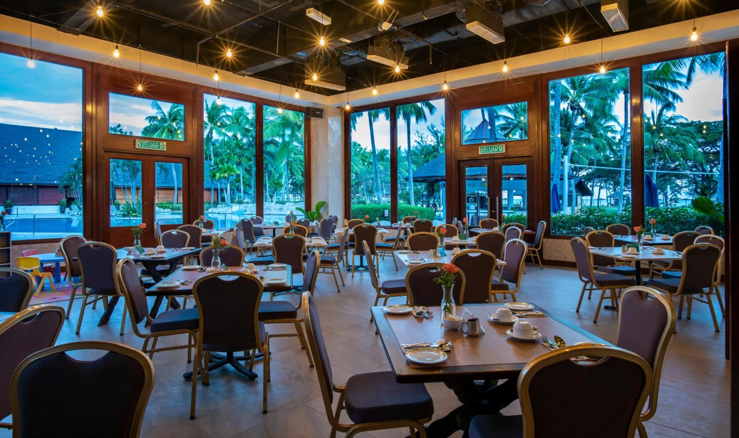Restaurant/places to eat in Nexus Resort & Spa Karambunai