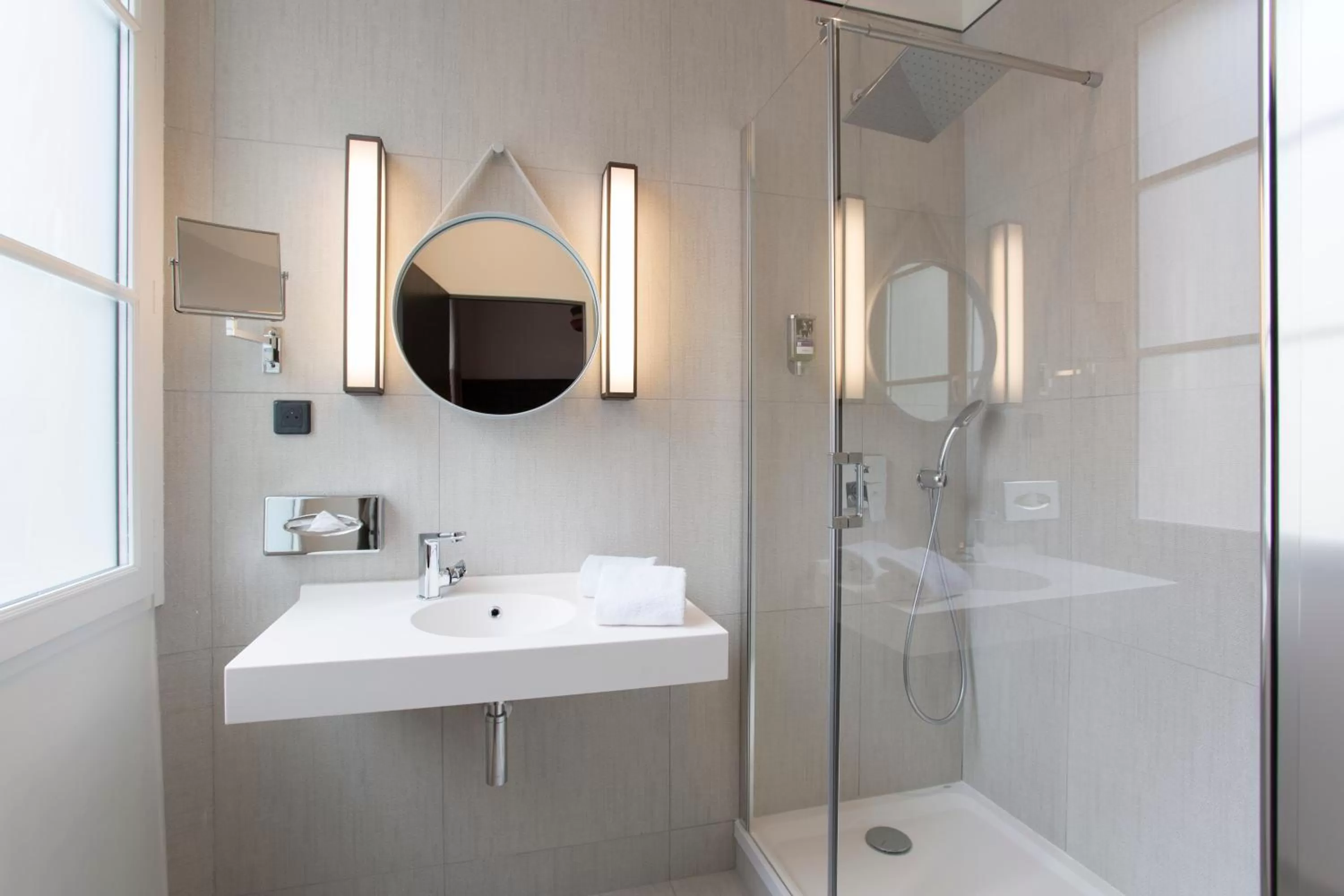 Bathroom in Hôtel Mercure Bayonne Centre Le Grand Hotel