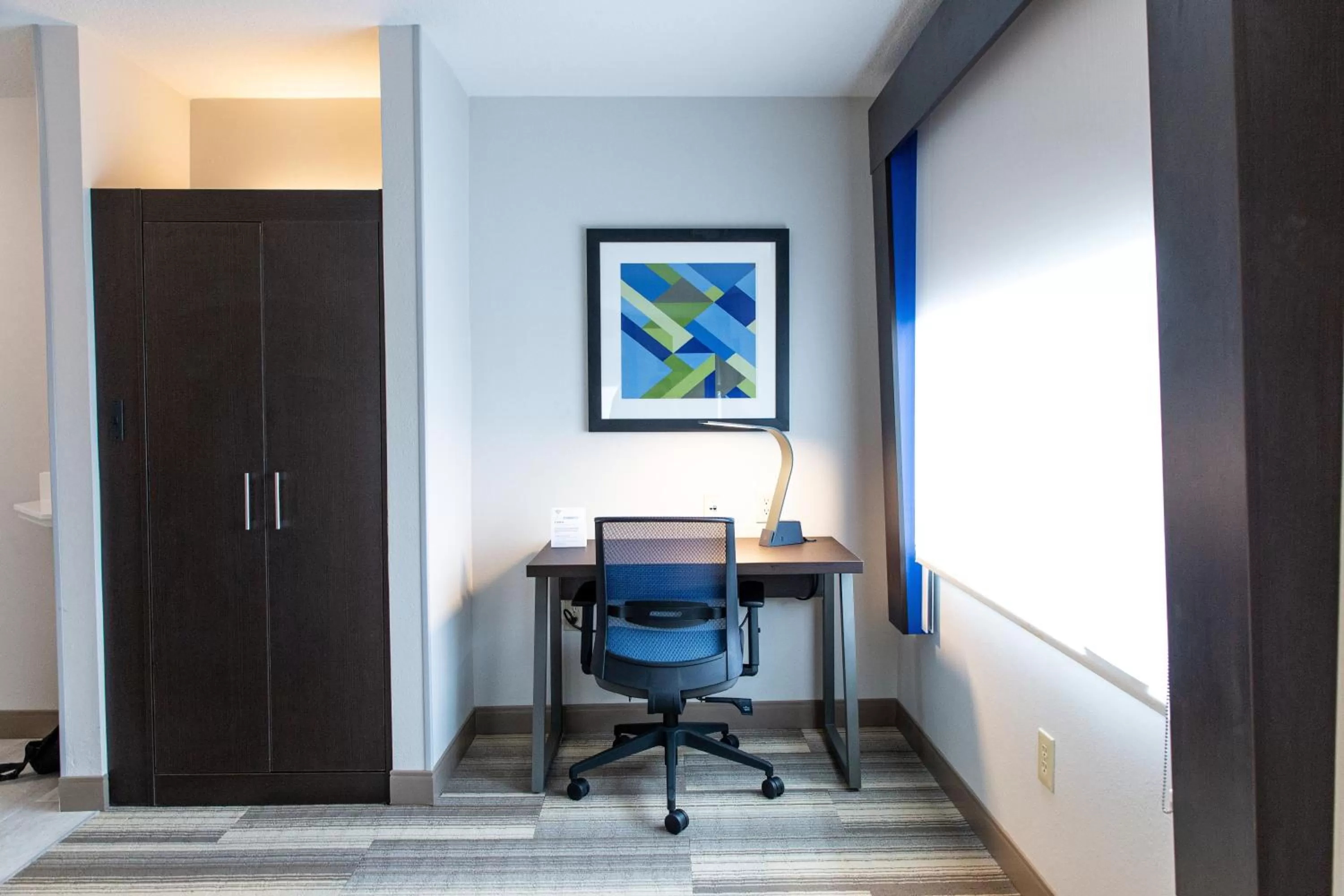 Photo of the whole room in Holiday Inn Express - Columbus - Dublin by IHG