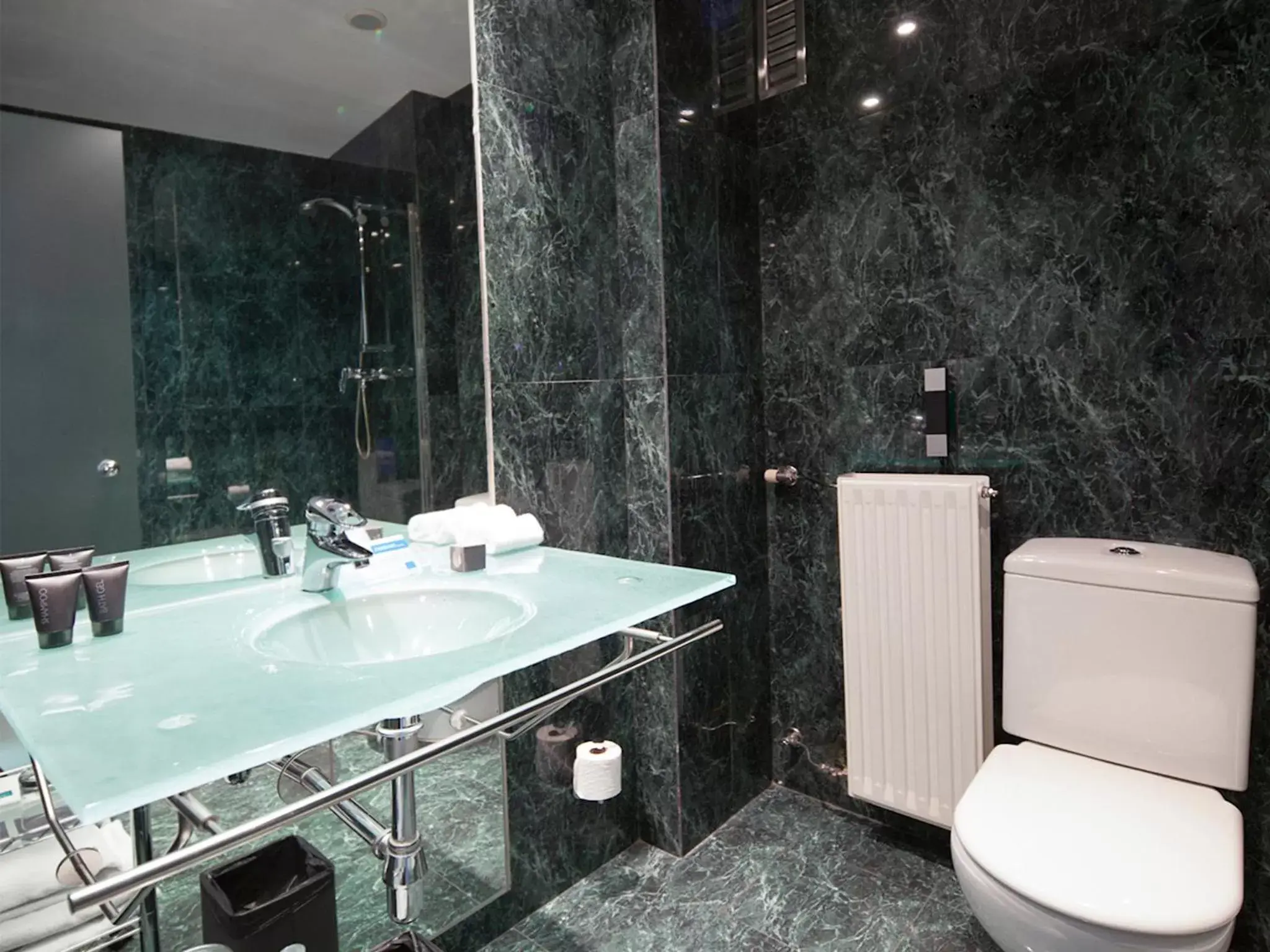 Bathroom in Hotel Ciutat Martorell