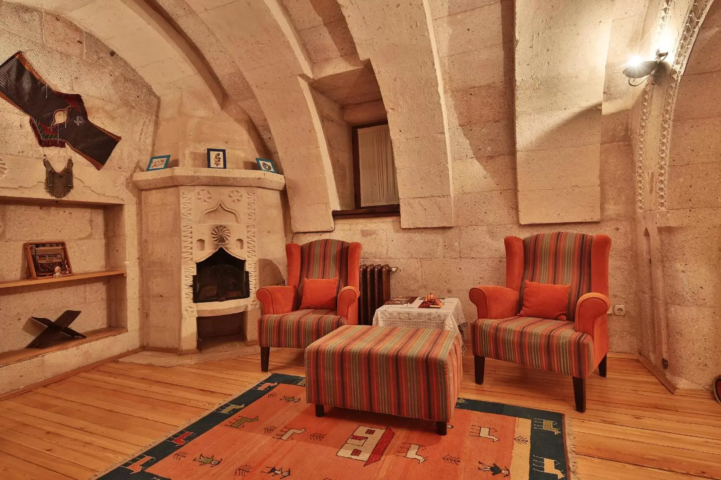 TV and multimedia, Seating Area in Cappadocia Cave Suites