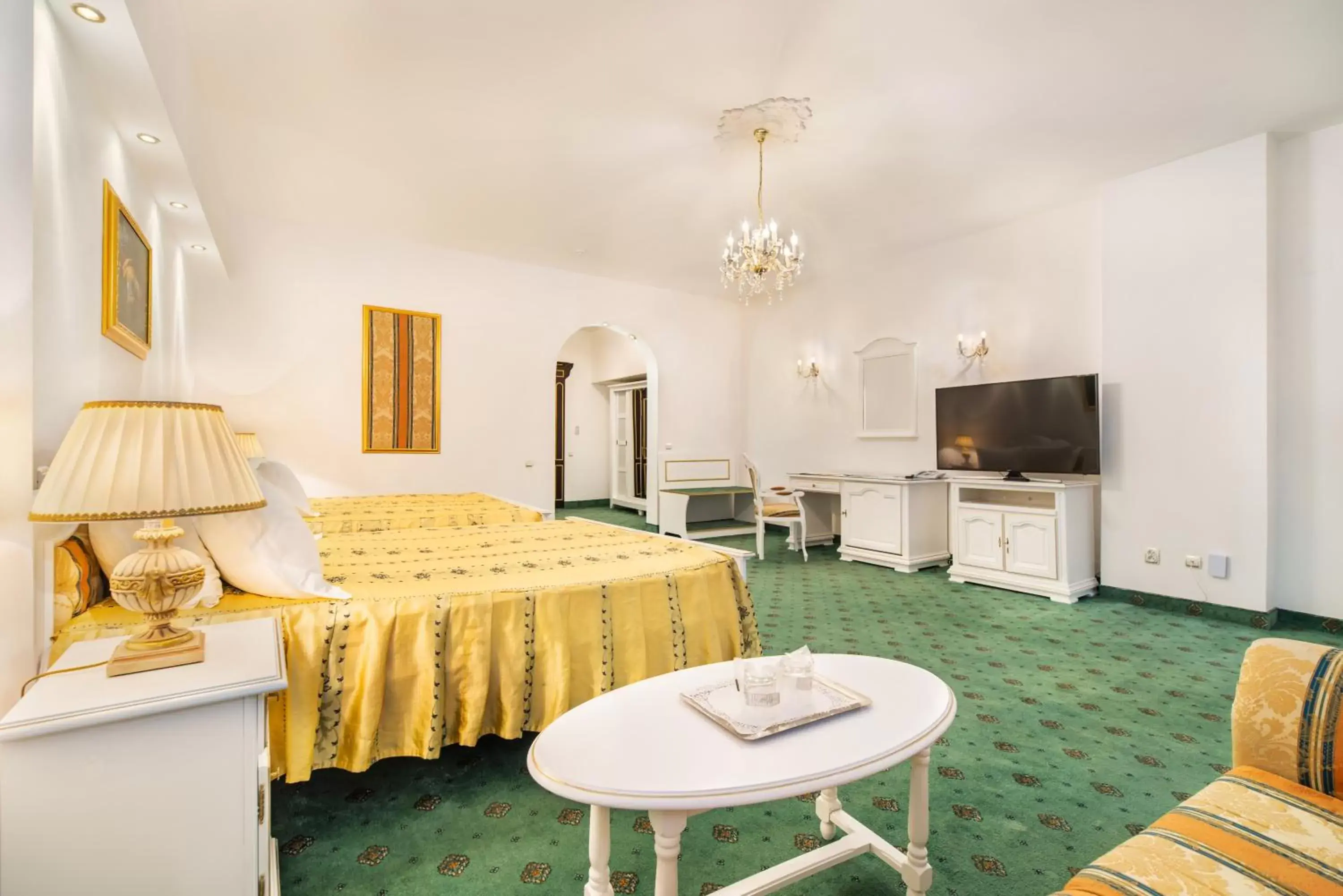 Deluxe Double Room with Two King Beds and Balcony in Aurelius Imparatul Romanilor