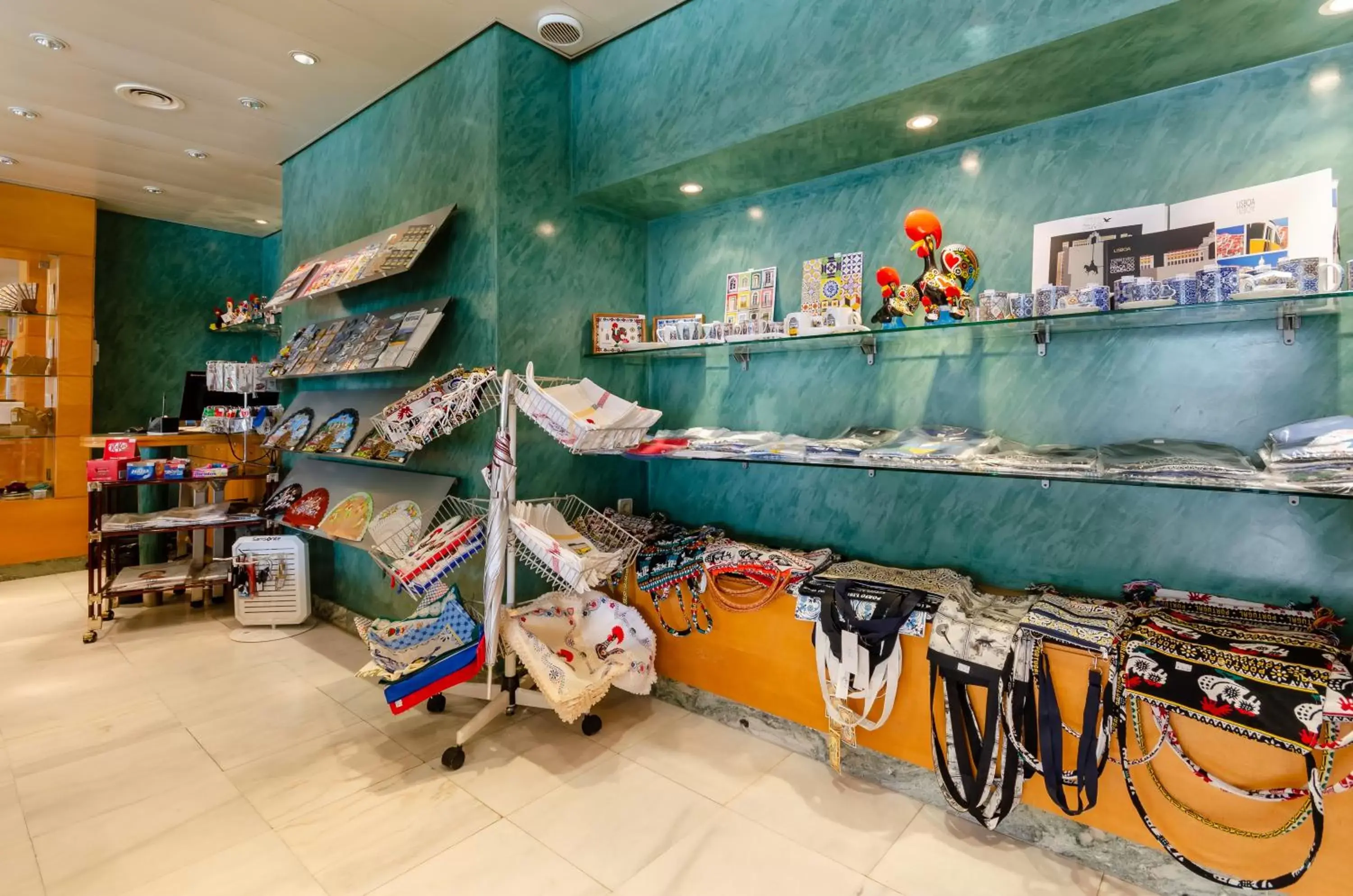 On-site shops in Hotel Roma