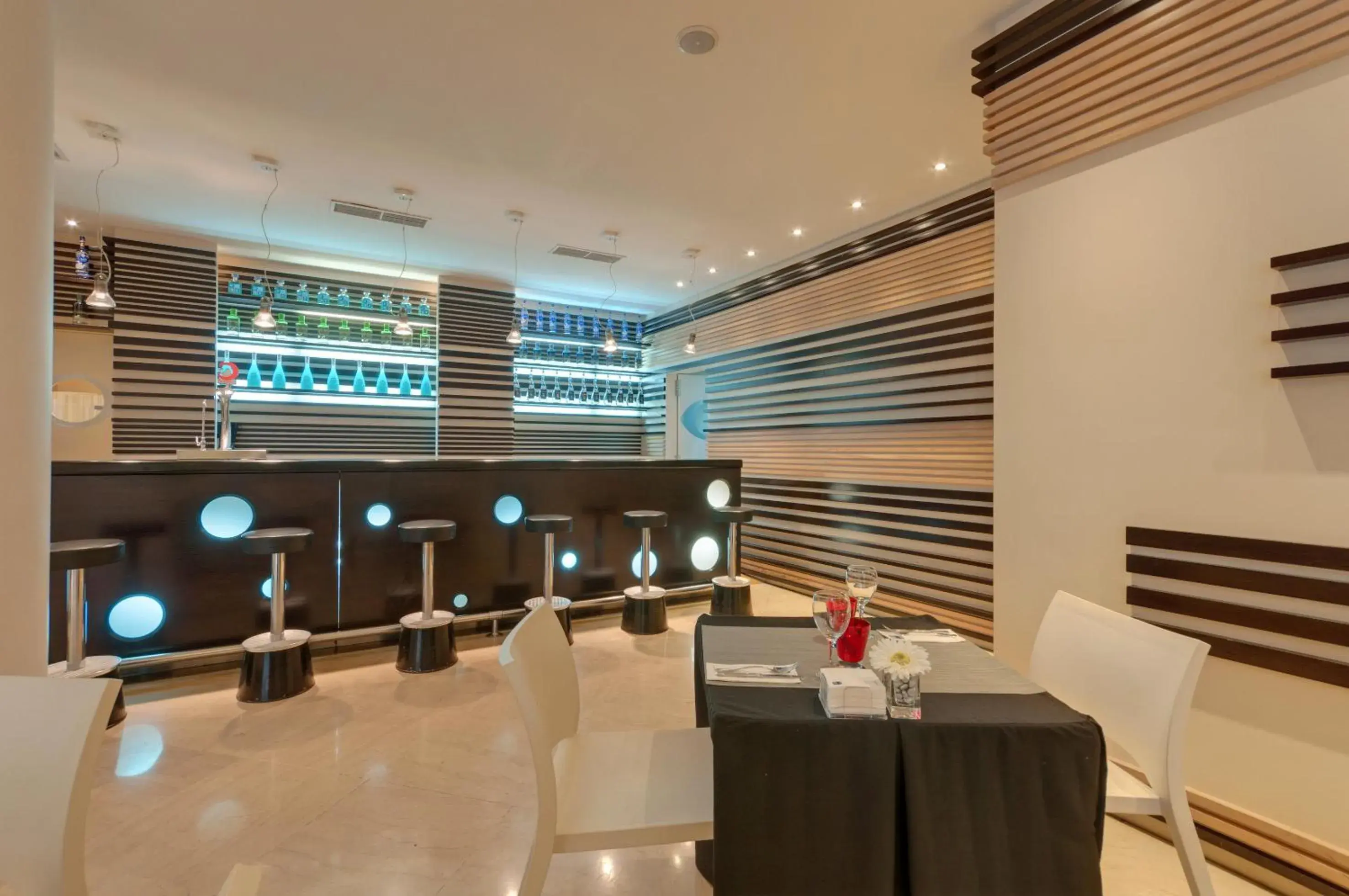 Lounge or bar in Hotel Ceuta Puerta de Africa