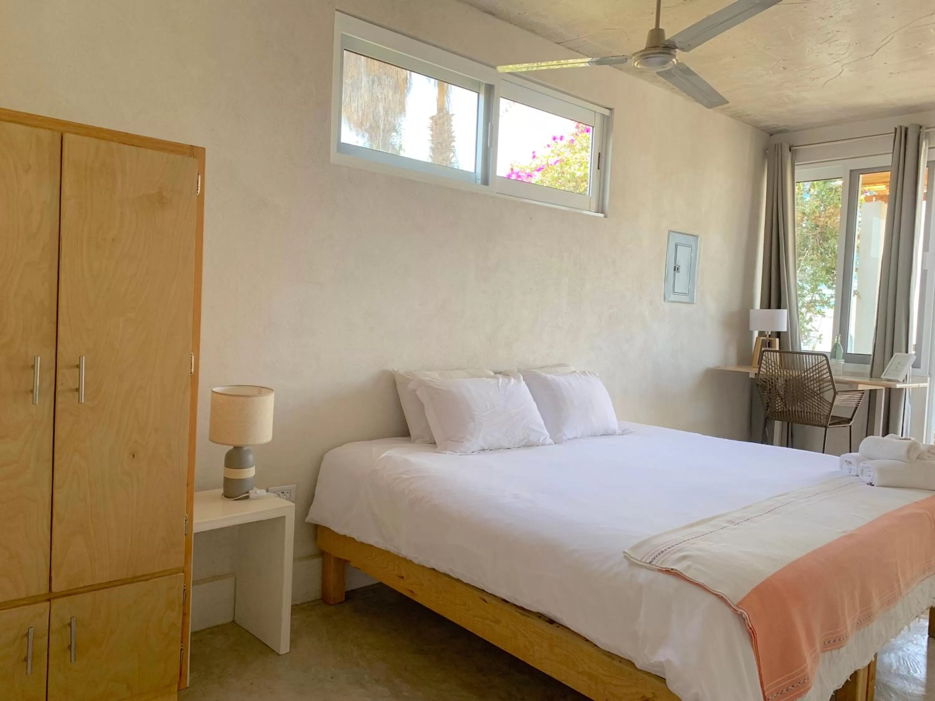 Bed in Perro Surfero Hotel