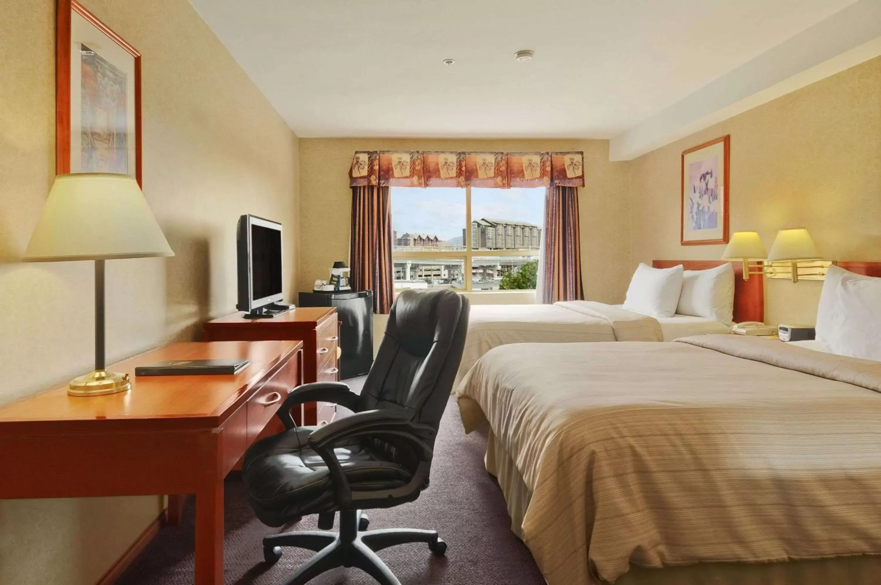 Photo of the whole room in Days Inn by Wyndham Vancouver Airport