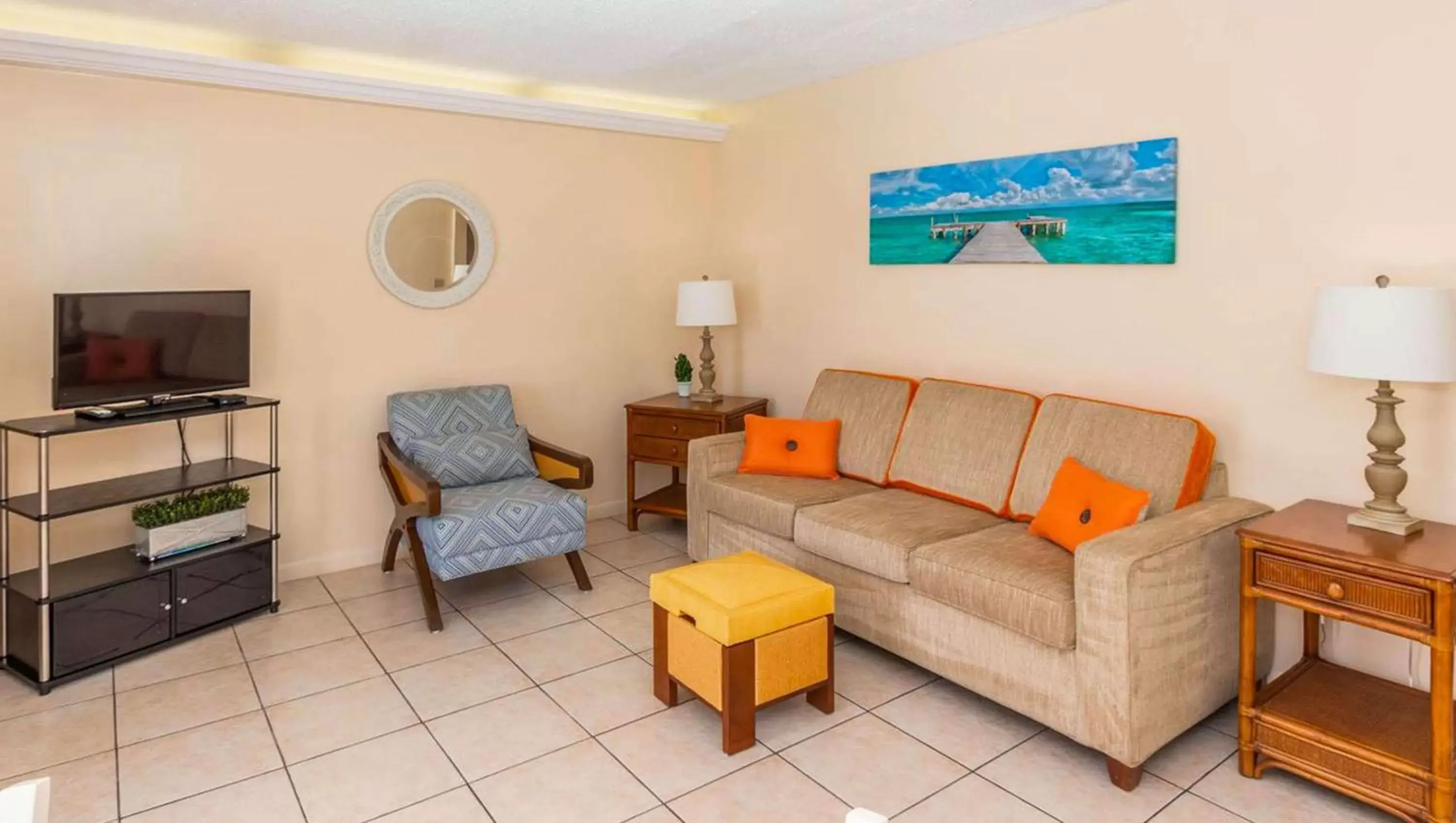 Photo of the whole room in Belleair Beach Resort Motel