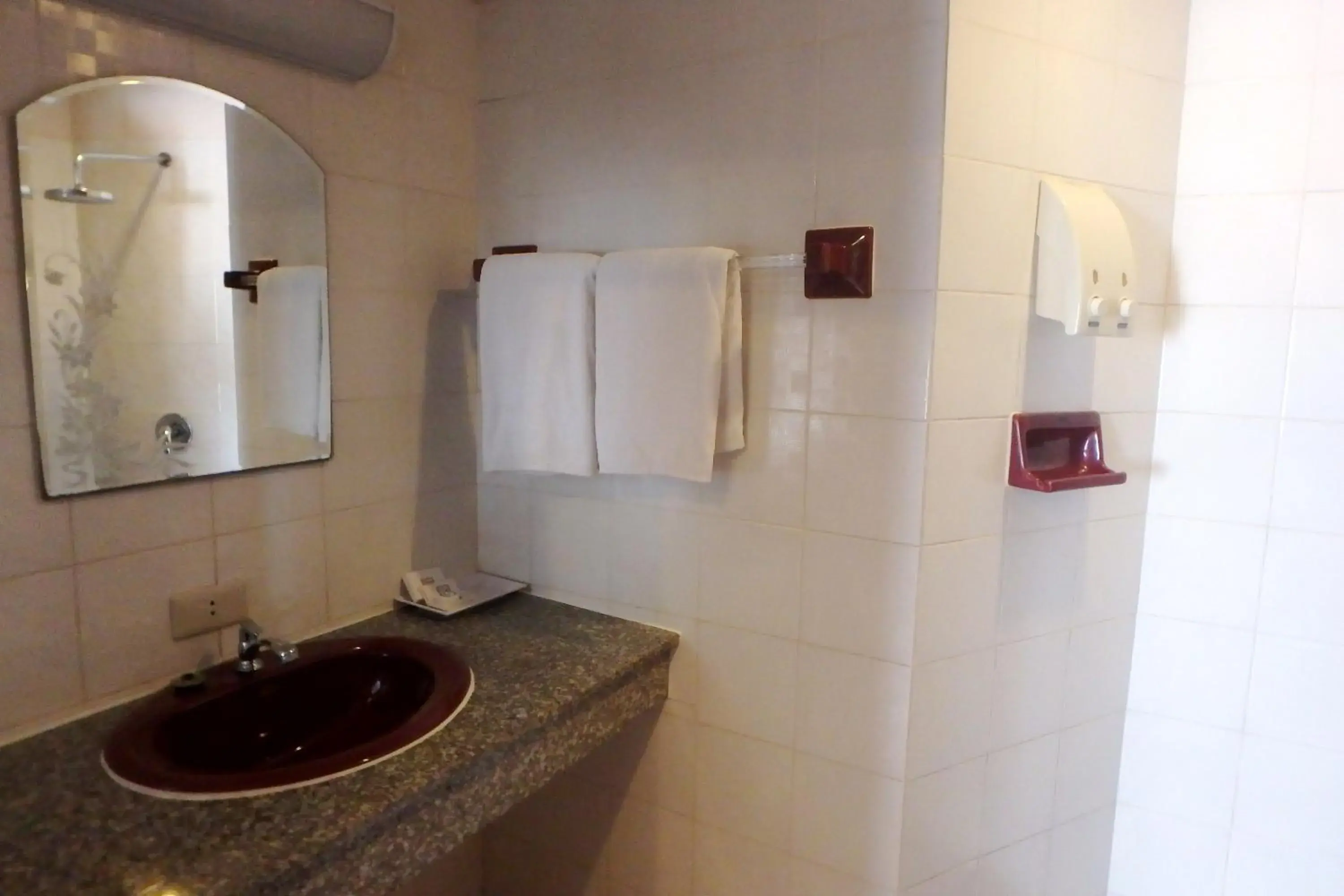 Bathroom in Karon Cafe Inn Bathroom in Karon Cafe Inn