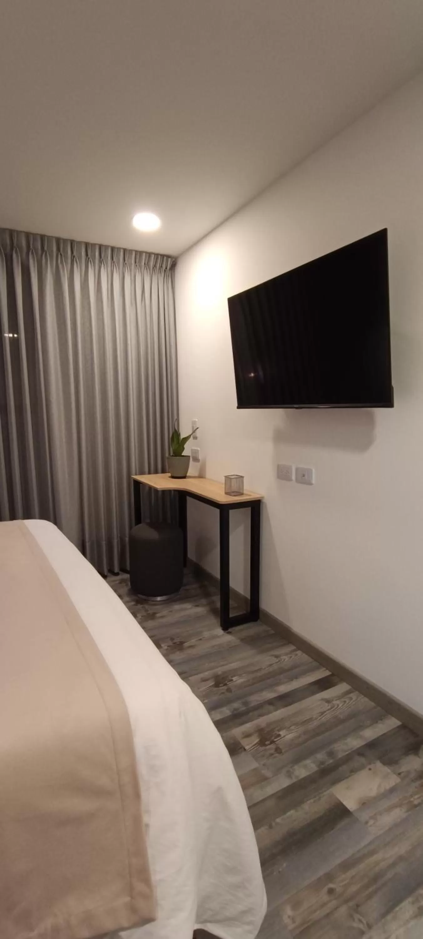 TV/Entertainment Center in 86 suites