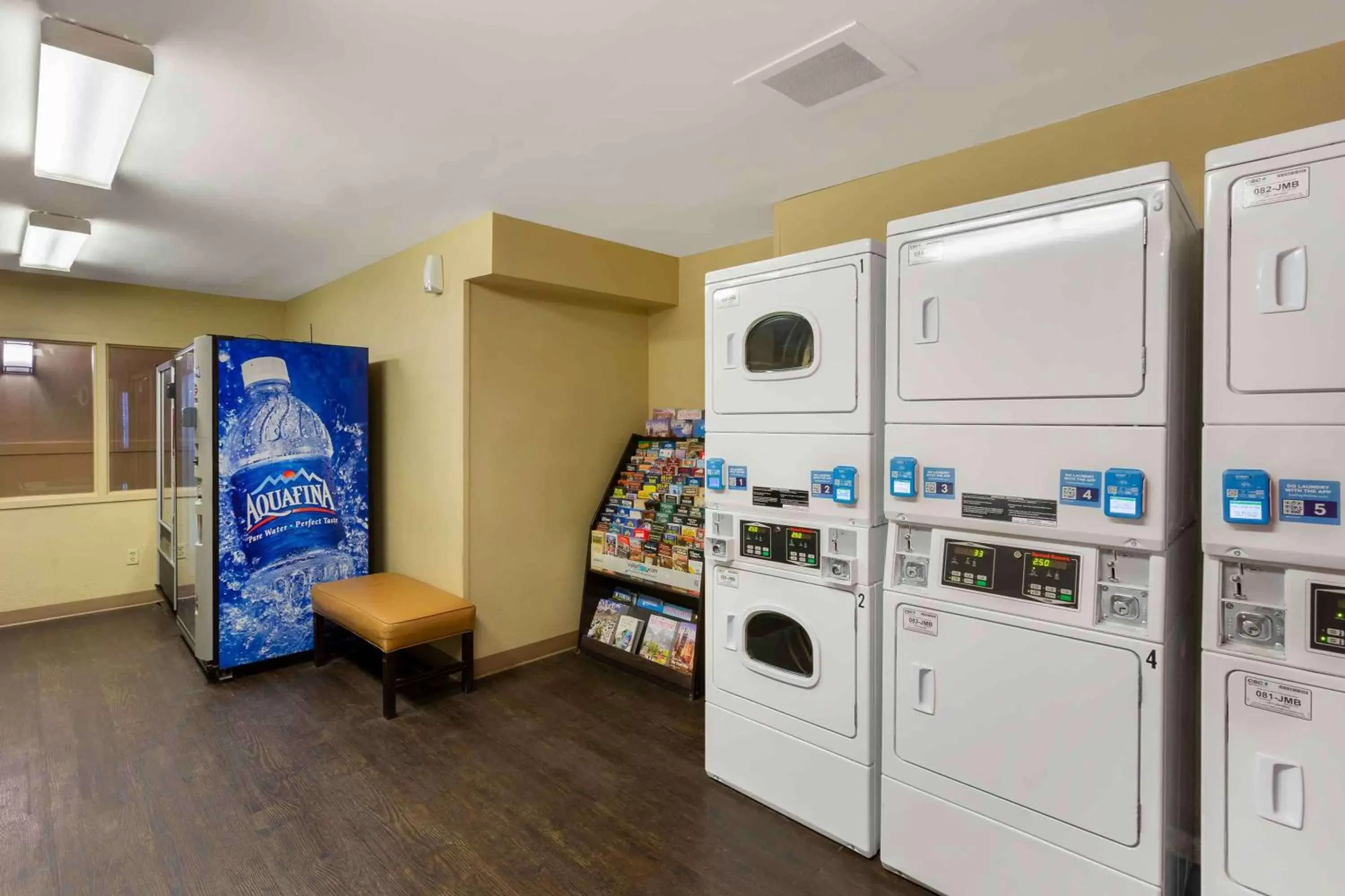 Property building in Extended Stay America Suites - Salt Lake City - Sandy
