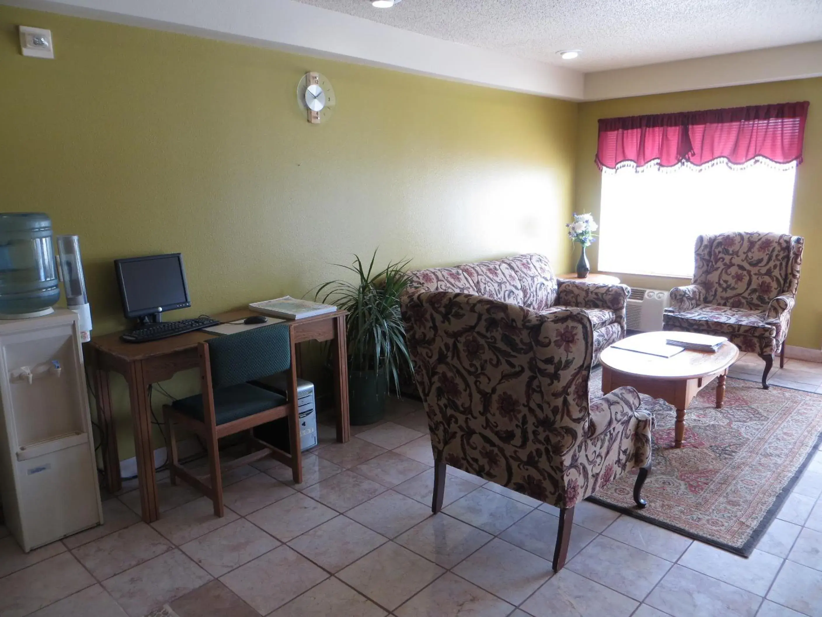 Seating area in Days Inn by Wyndham Custer