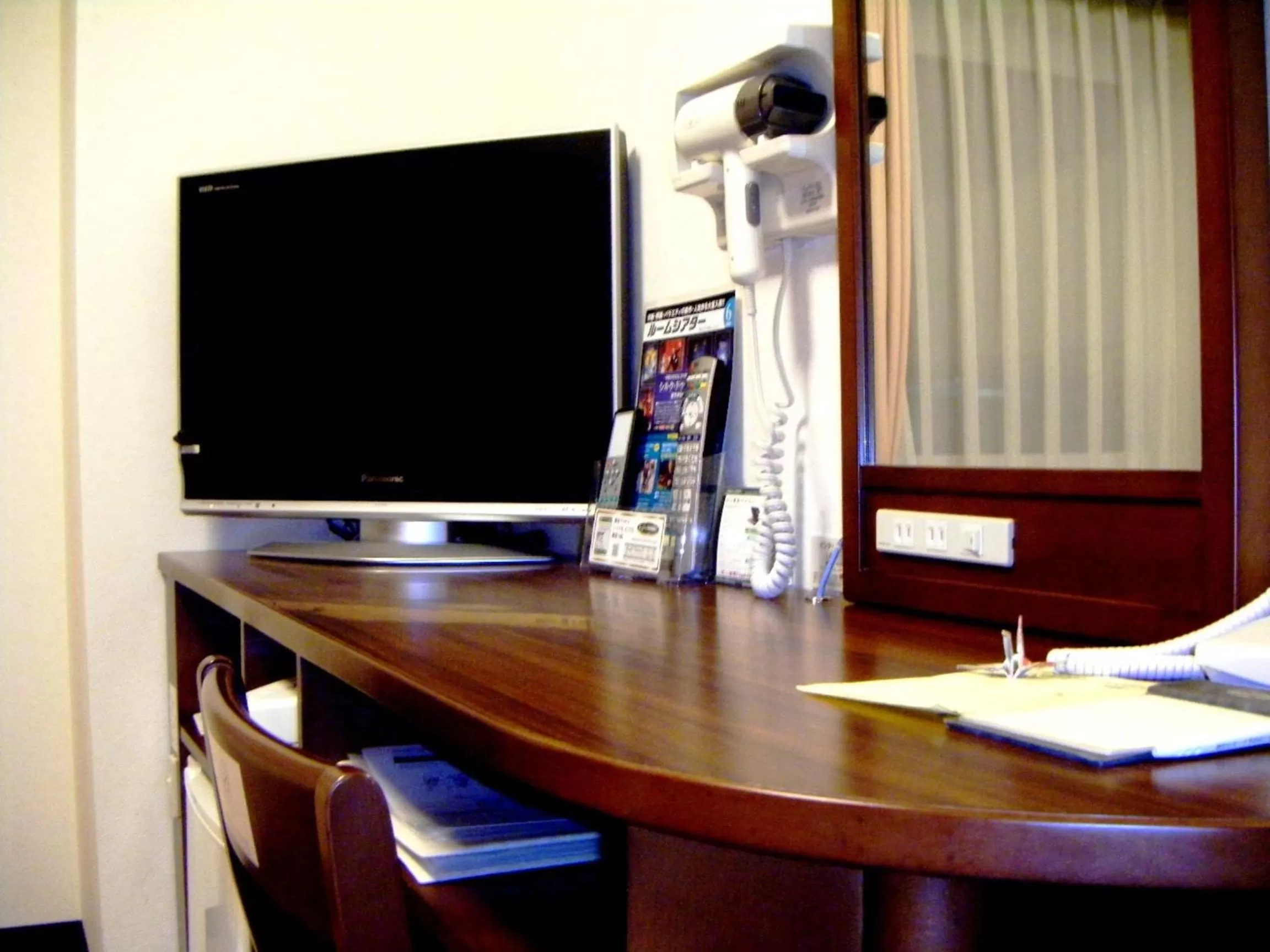 TV and multimedia in Hotel Route-Inn Shin Gotemba Inter -Kokudo 246 gou-