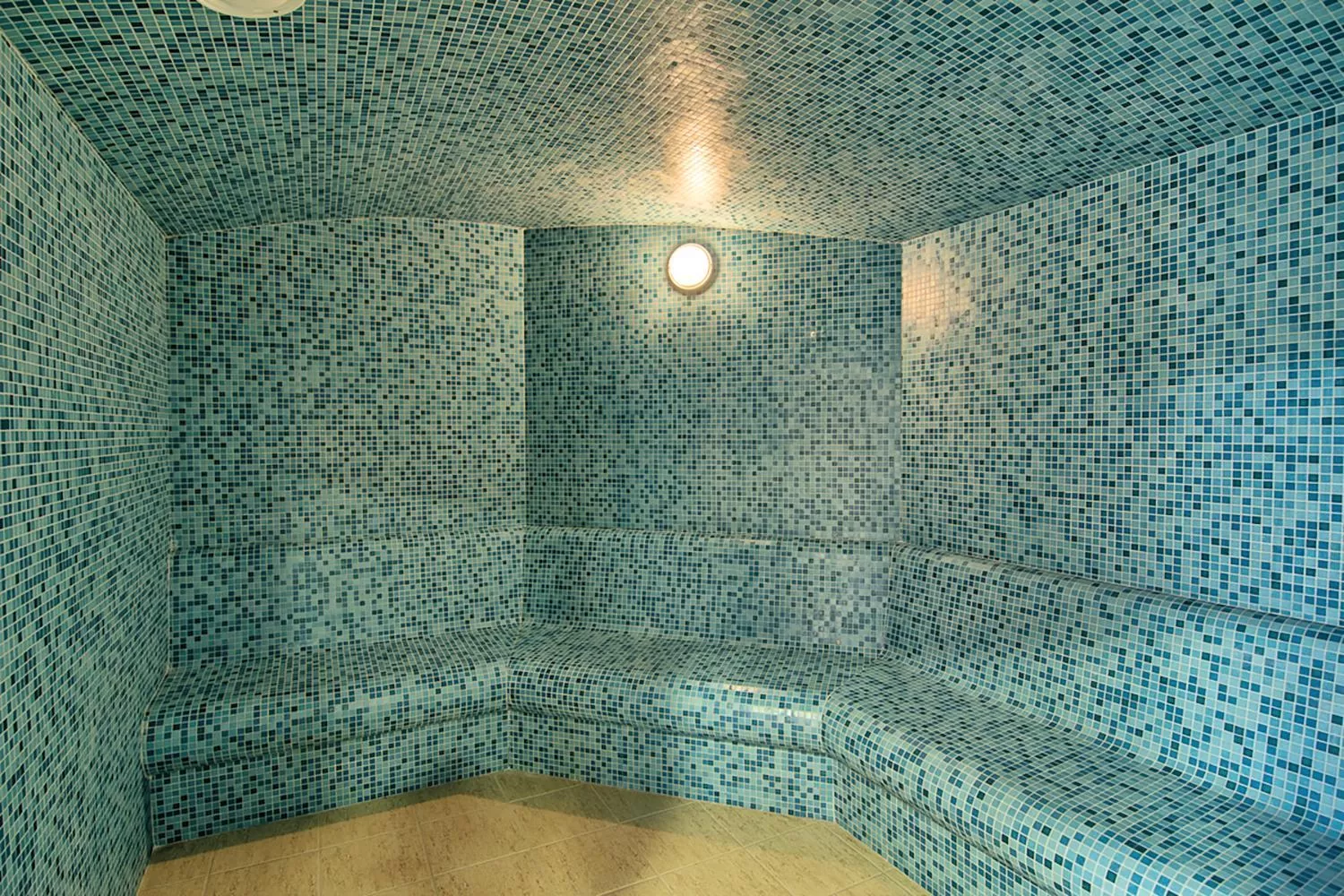 Hot Tub in Mercure Medias Binderbubi Hotel And Spa