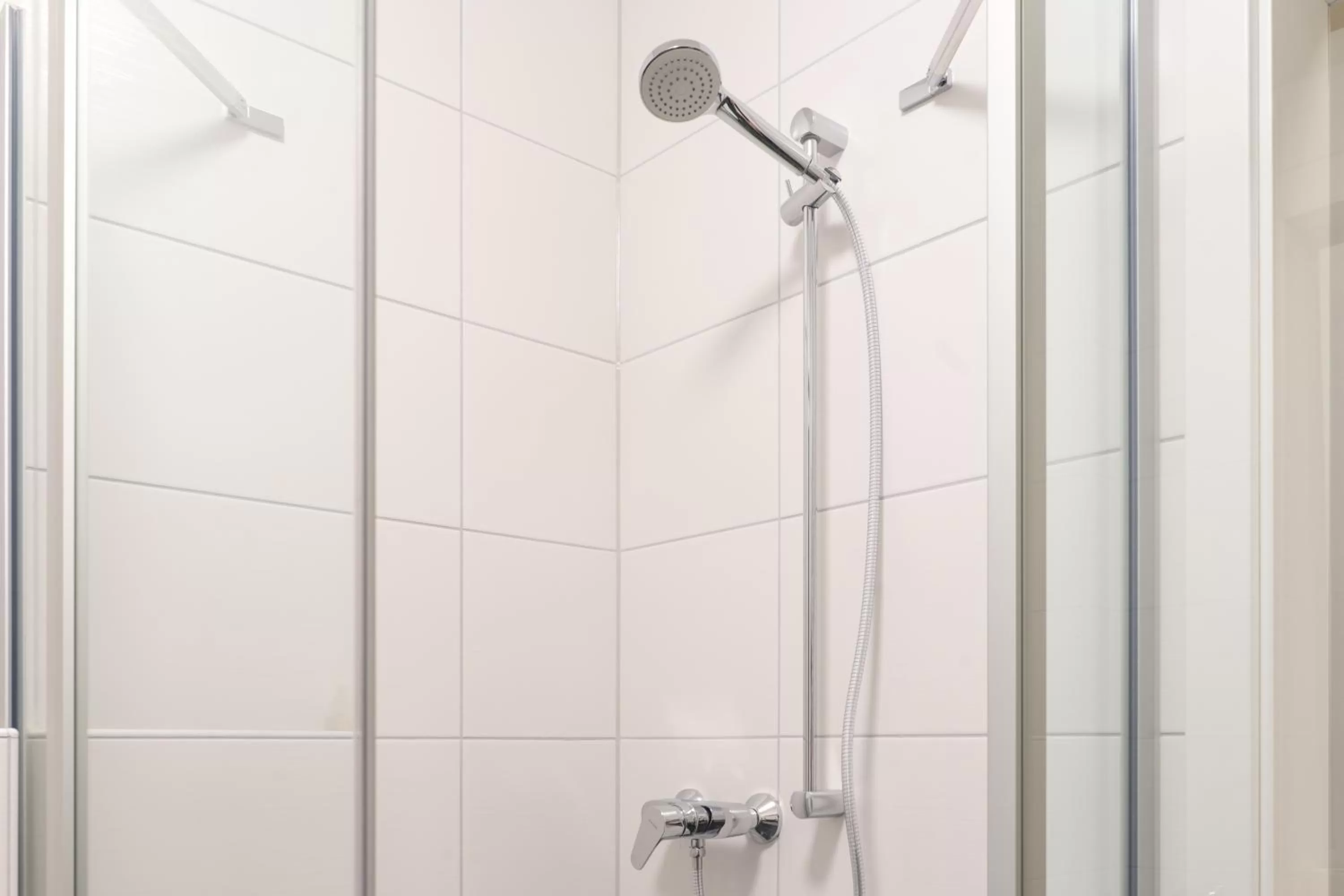 Shower in Hotel & Restaurant Sparta