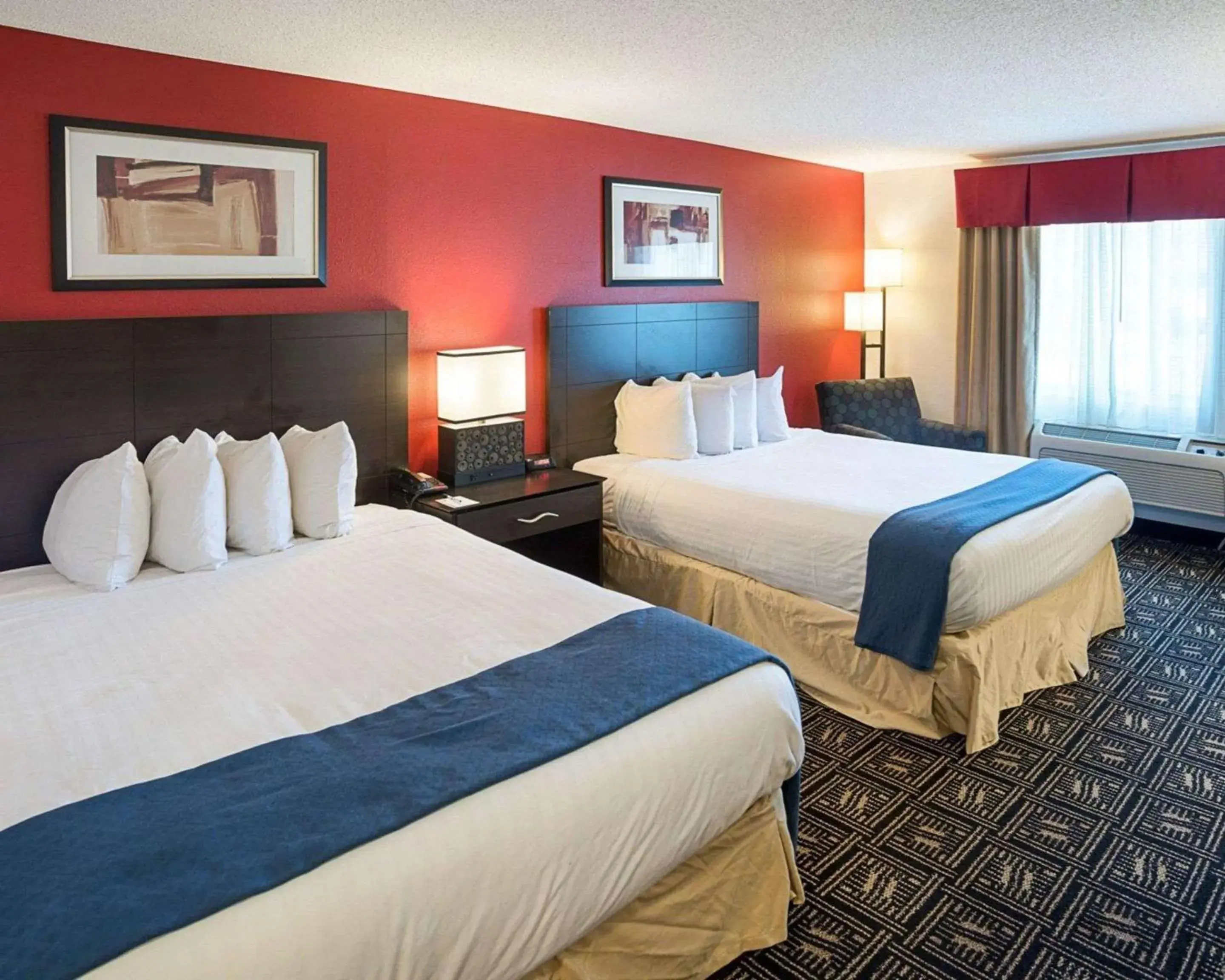 Photo of the whole room, Bed in Quality Inn Brooklyn Center Photo of the whole room, Bed in Quality Inn Brooklyn Center