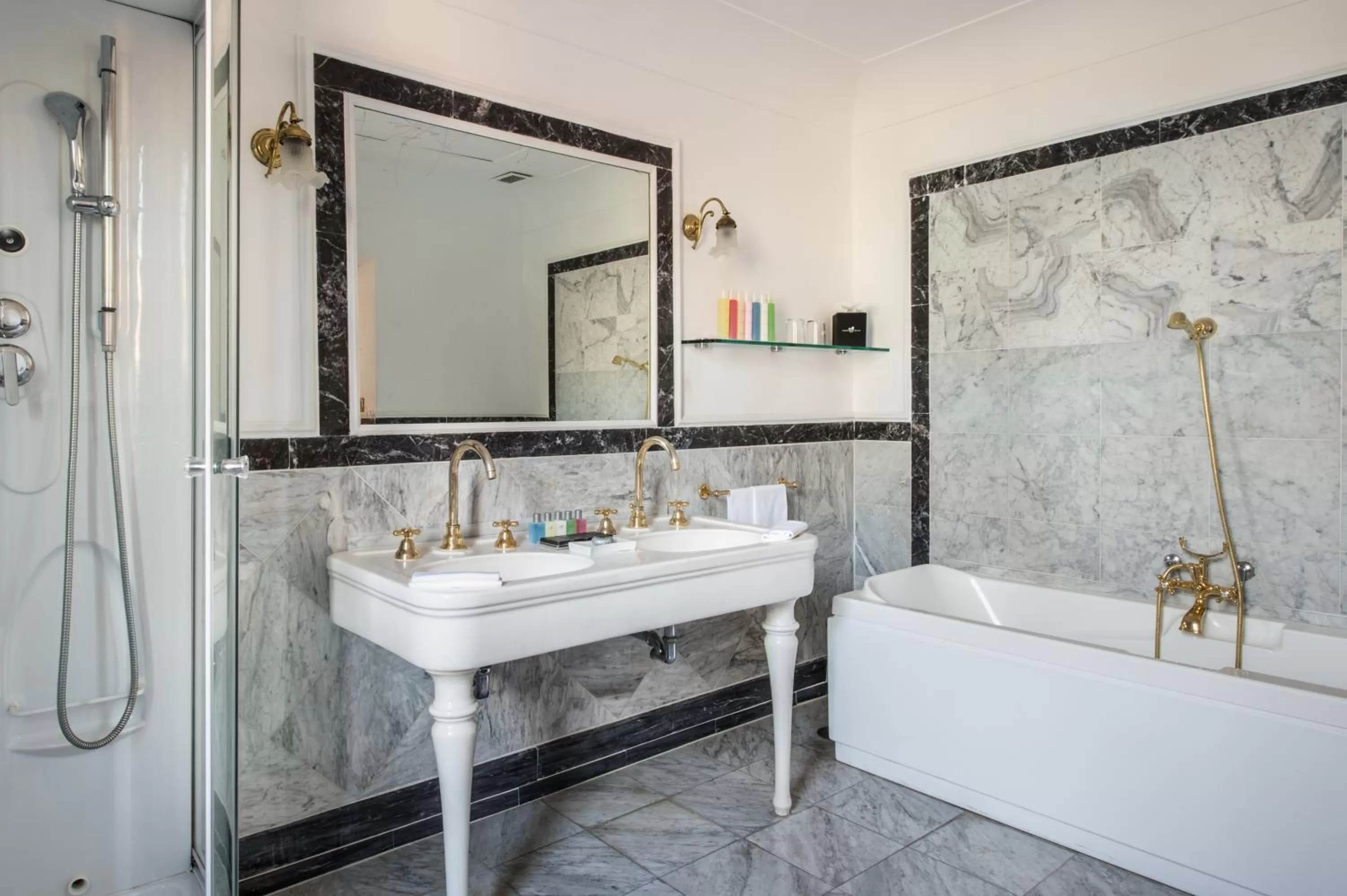 Bathroom in Grand Hotel Plaza