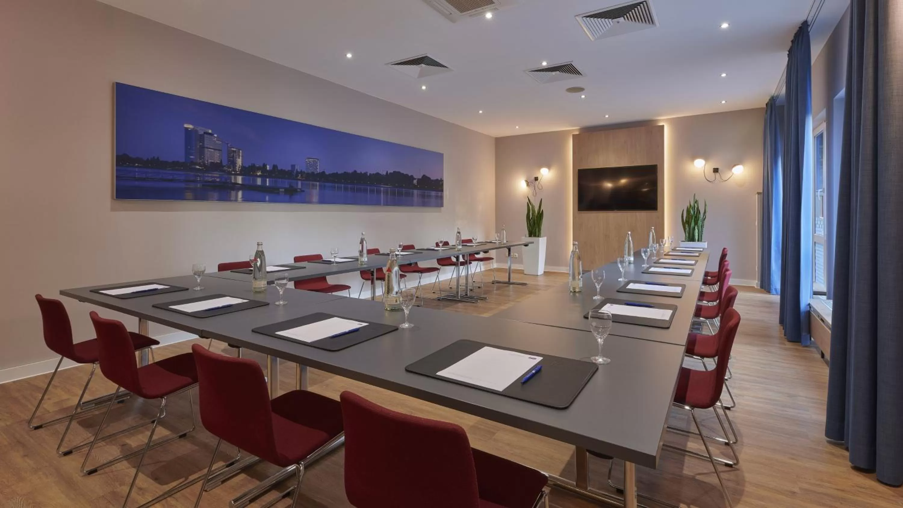 Meeting/conference room in Holiday Inn Express Cologne Troisdorf by IHG