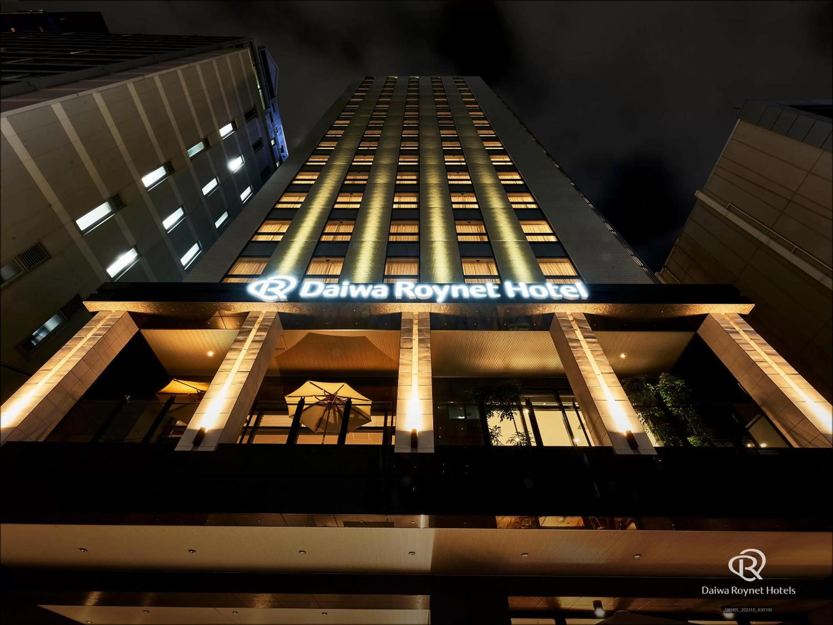 Property building in DEL style Osaka-Shinsaibashi by Daiwa Roynet Hotel