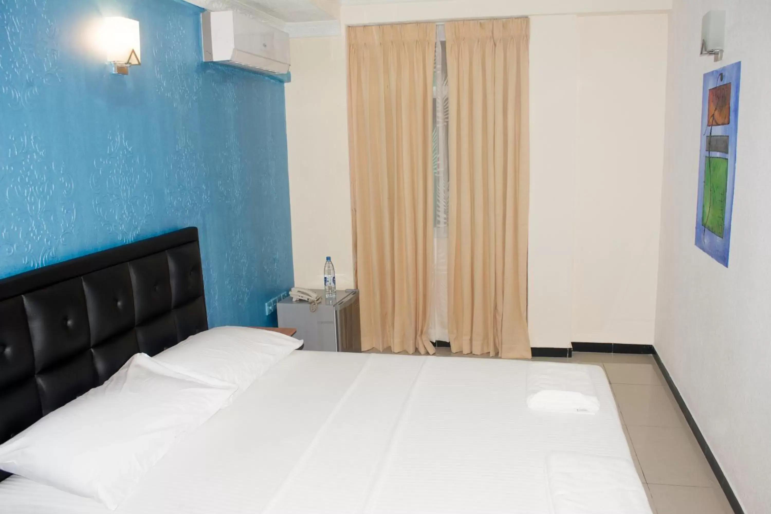 Bedroom, Bed in Saasha City Hotel