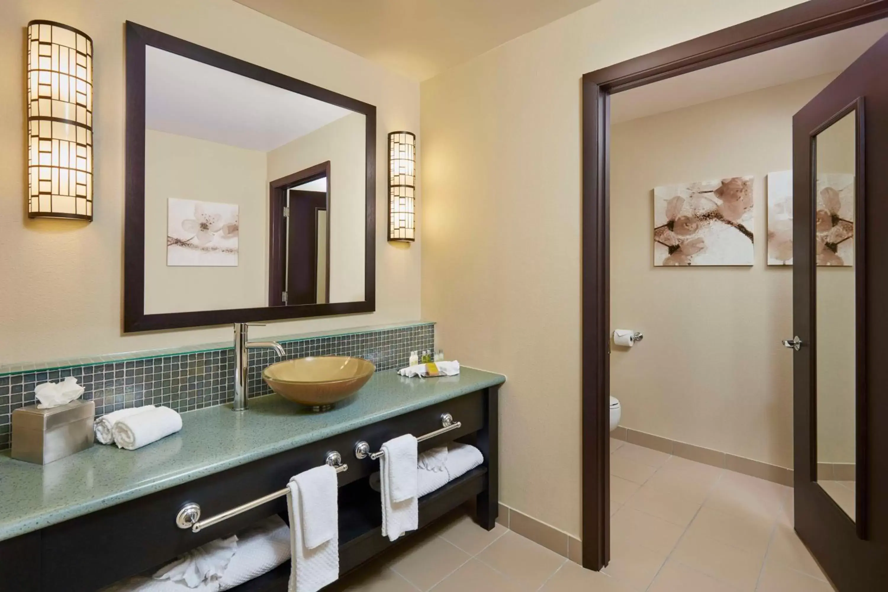 Bathroom in DoubleTree by Hilton Hotel Orlando at SeaWorld