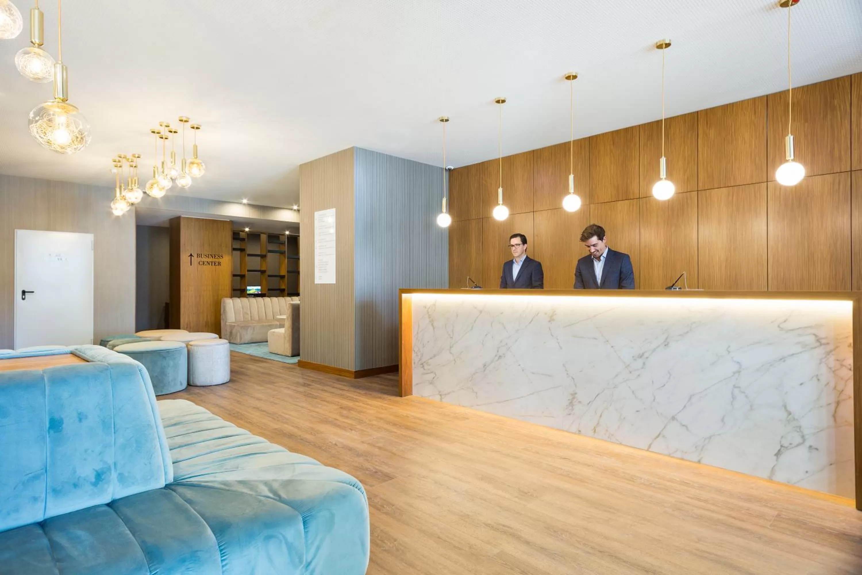 Staff in Acta The Avenue