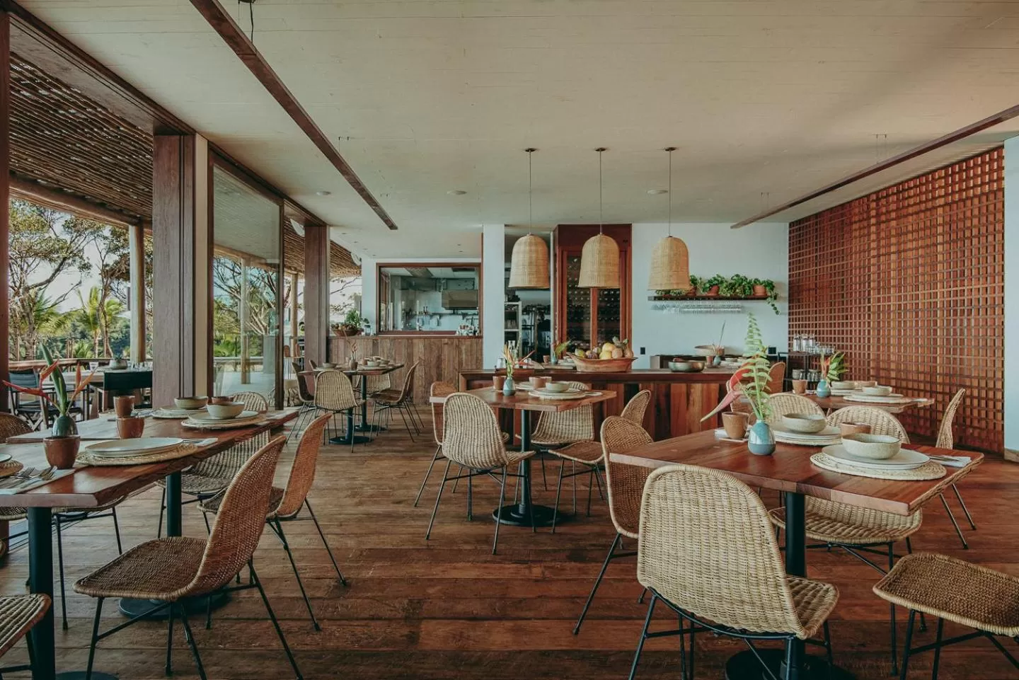 Restaurant/places to eat in Barracuda Hotel & Villas