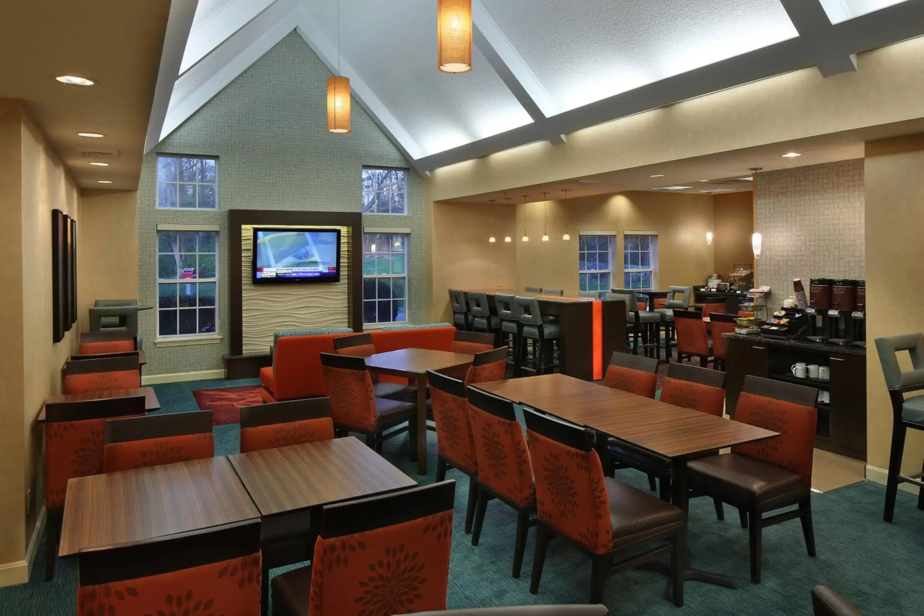 Lobby or reception, Restaurant/Places to Eat in Residence Inn Mystic Groton