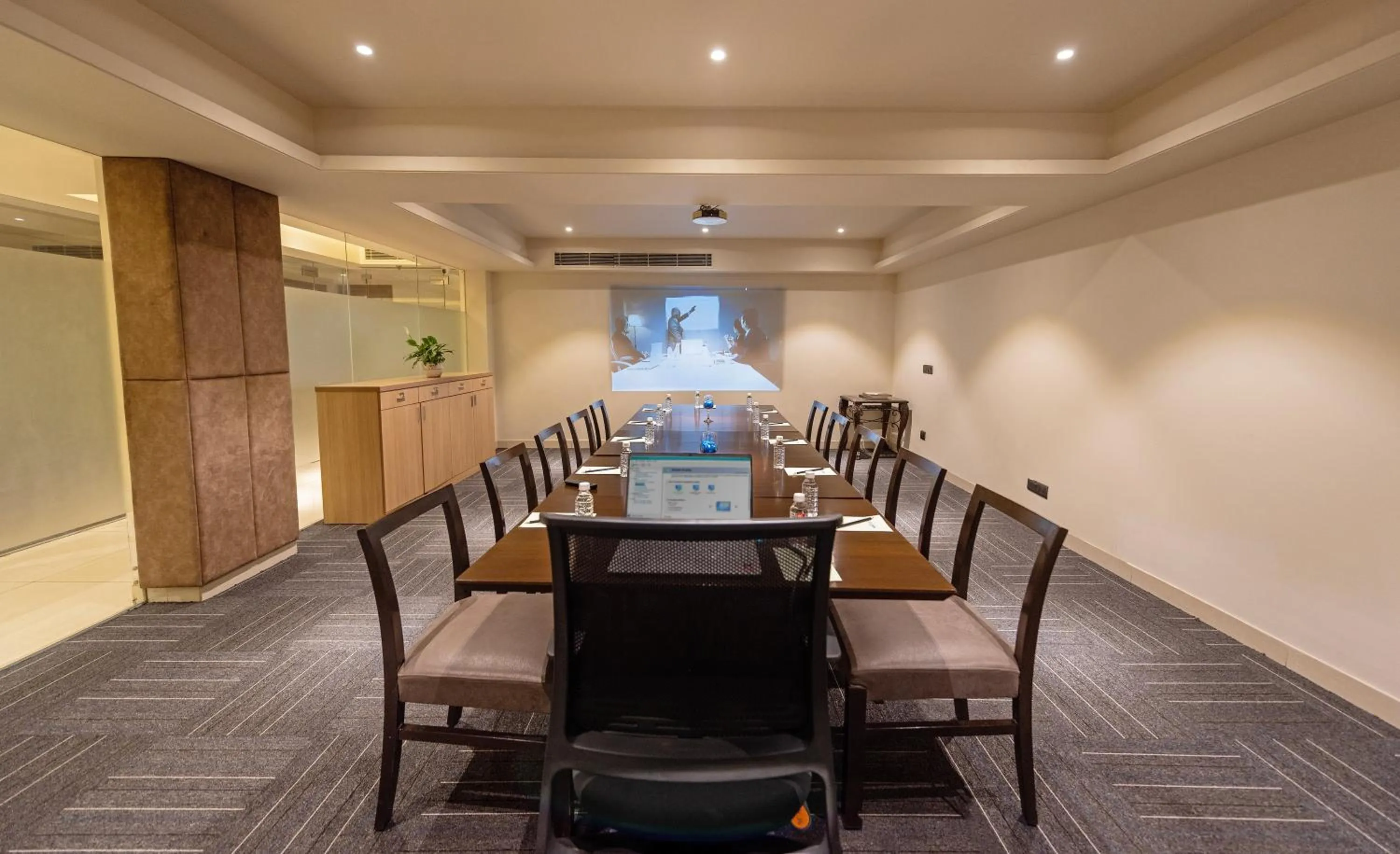 Meeting/conference room in Hotel Saket 27