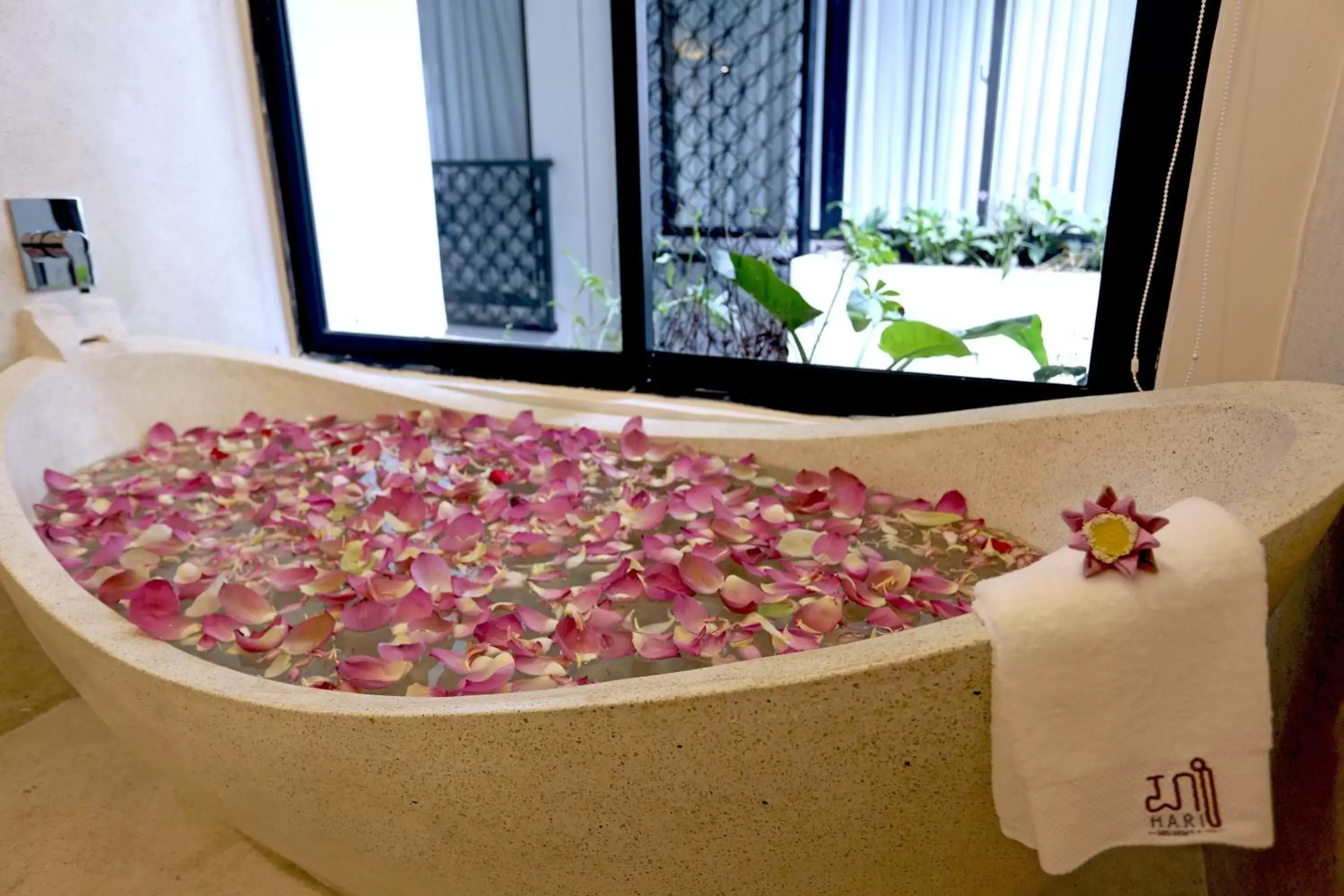Shower in HARI Residence & Spa