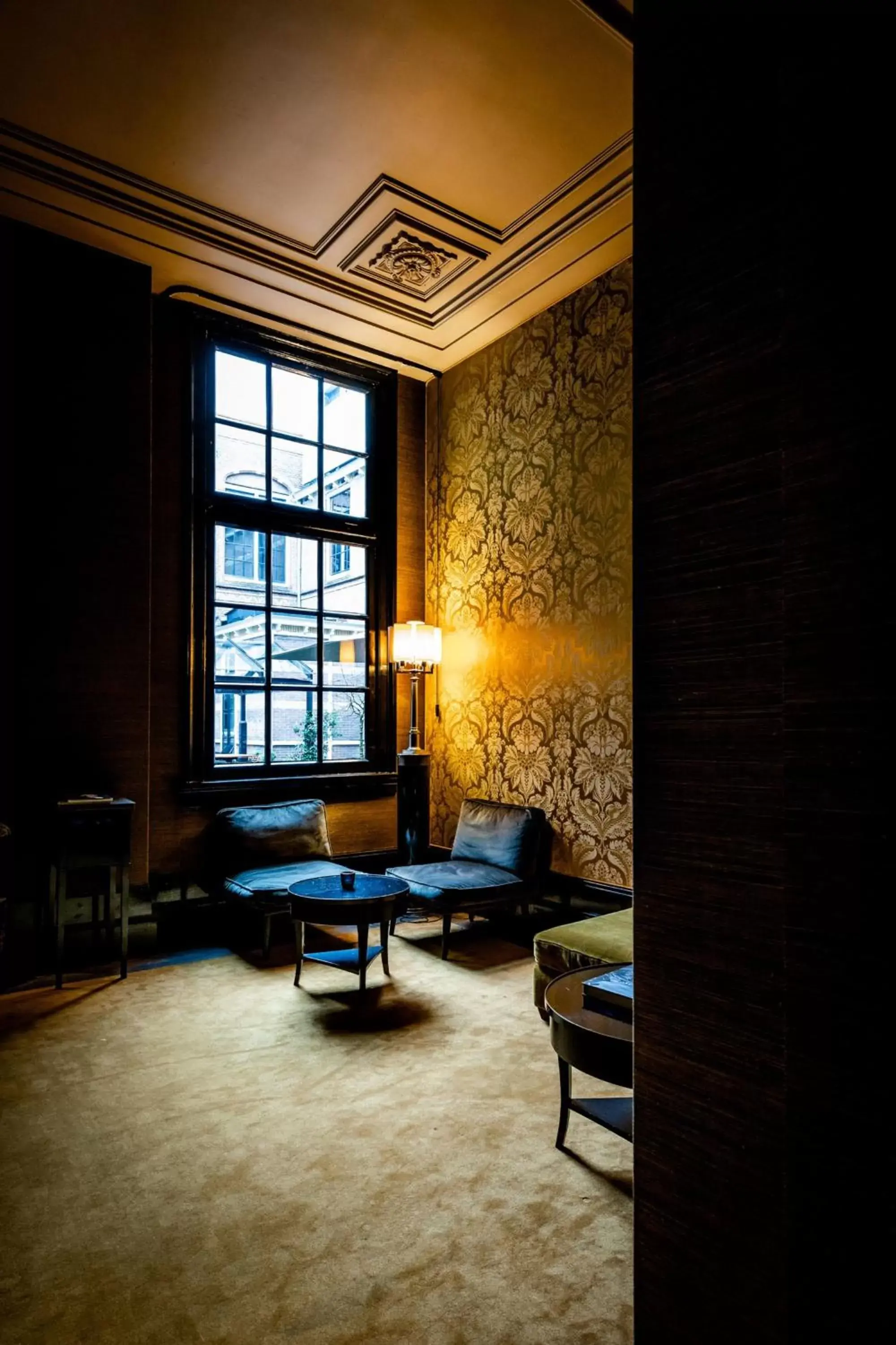 Lounge or bar, Seating Area in The College Hotel Amsterdam, Autograph Collection