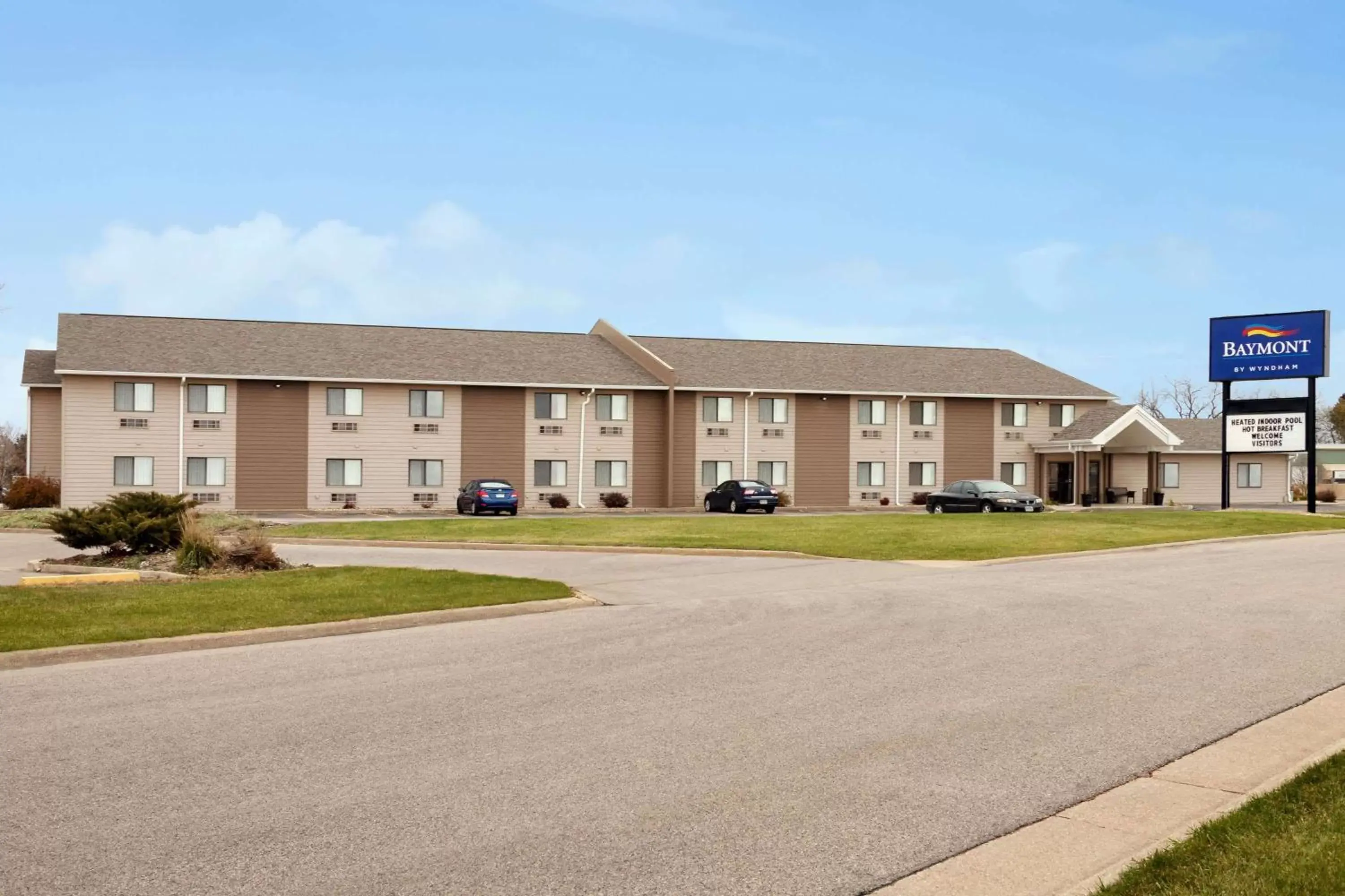 Property Building in Baymont by Wyndham Sioux Falls North I-29 and Russell Street